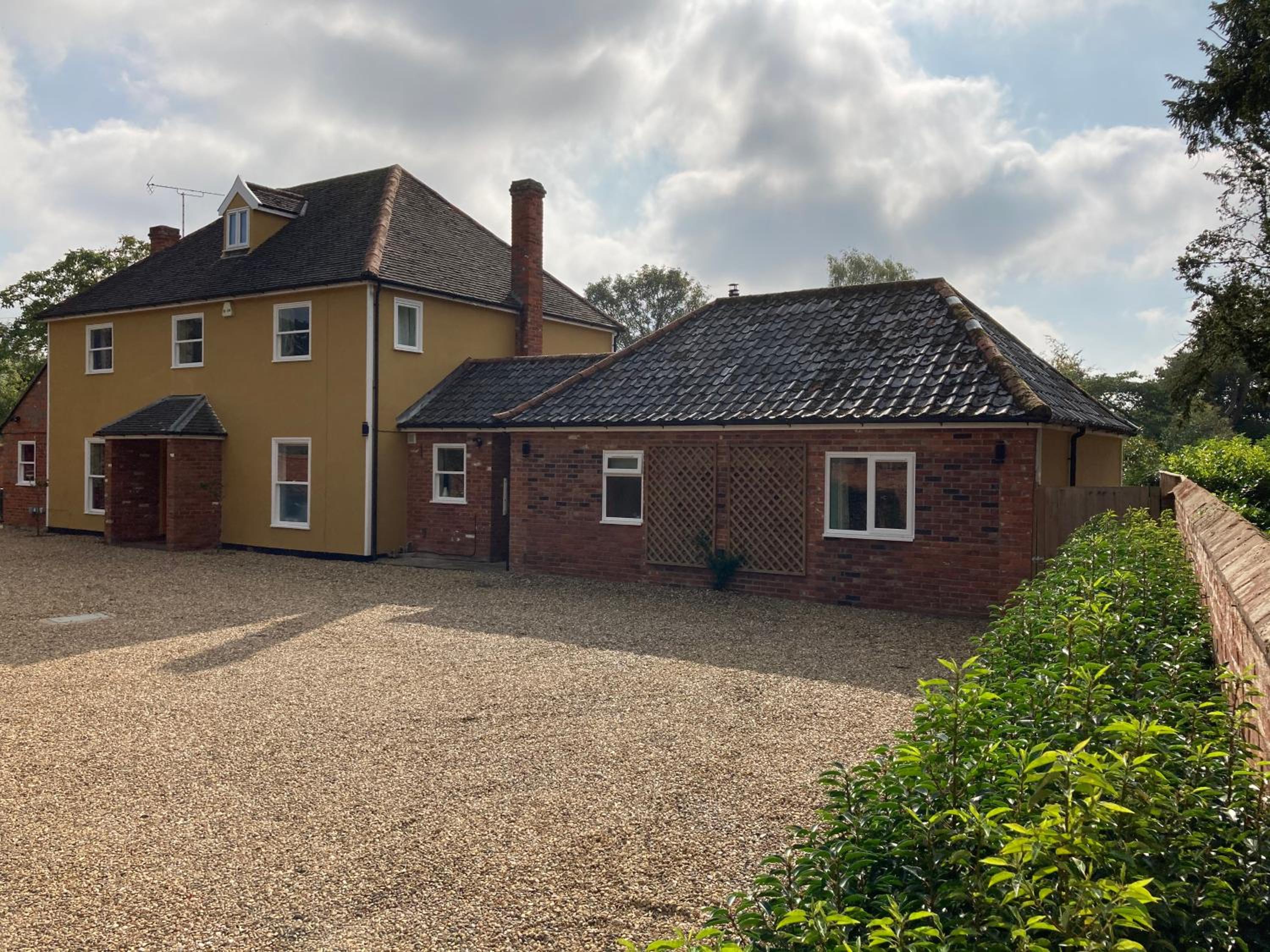 Beautifully appointed & cosy self contained annexe view 2