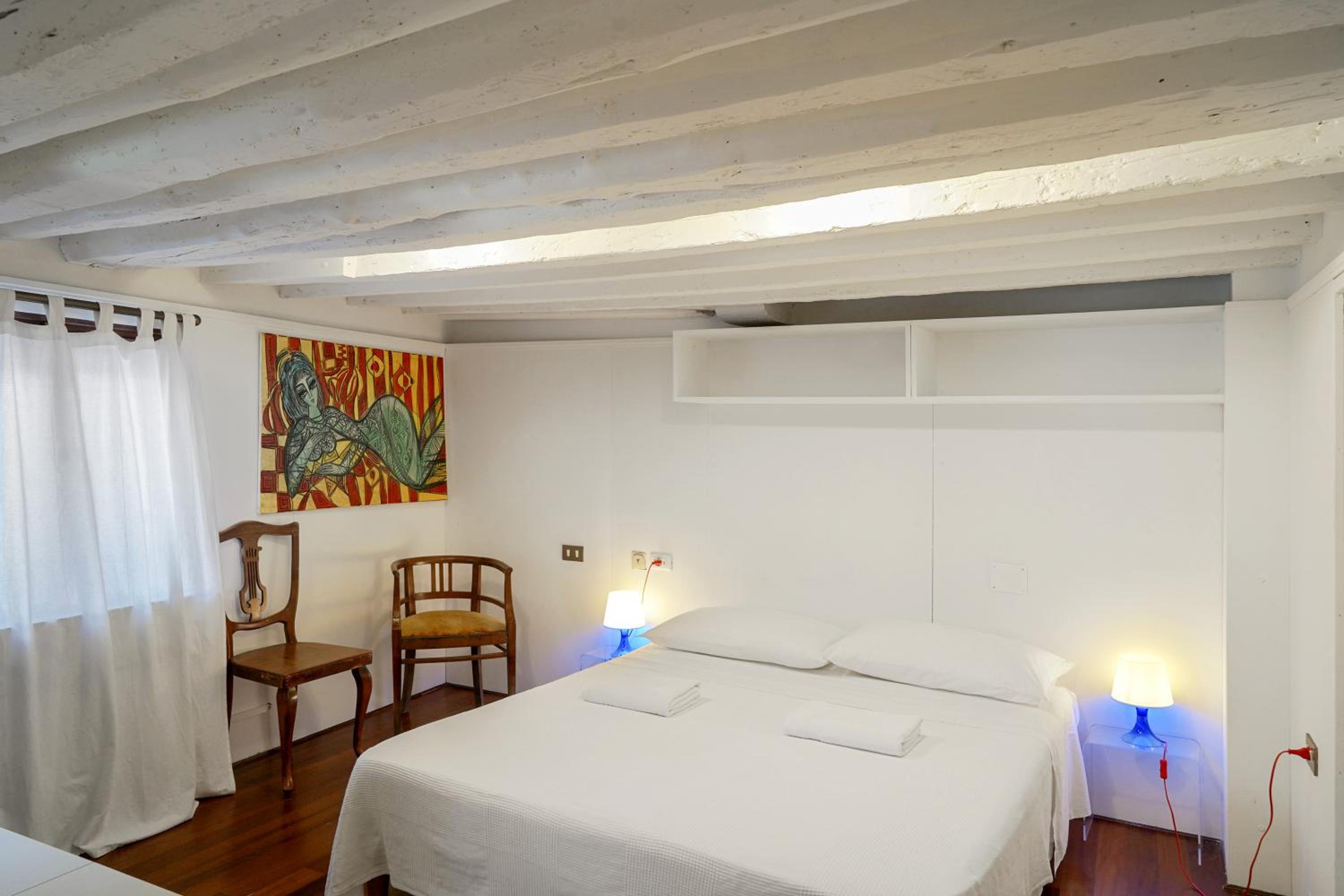 Super central 1 bedroom apartment