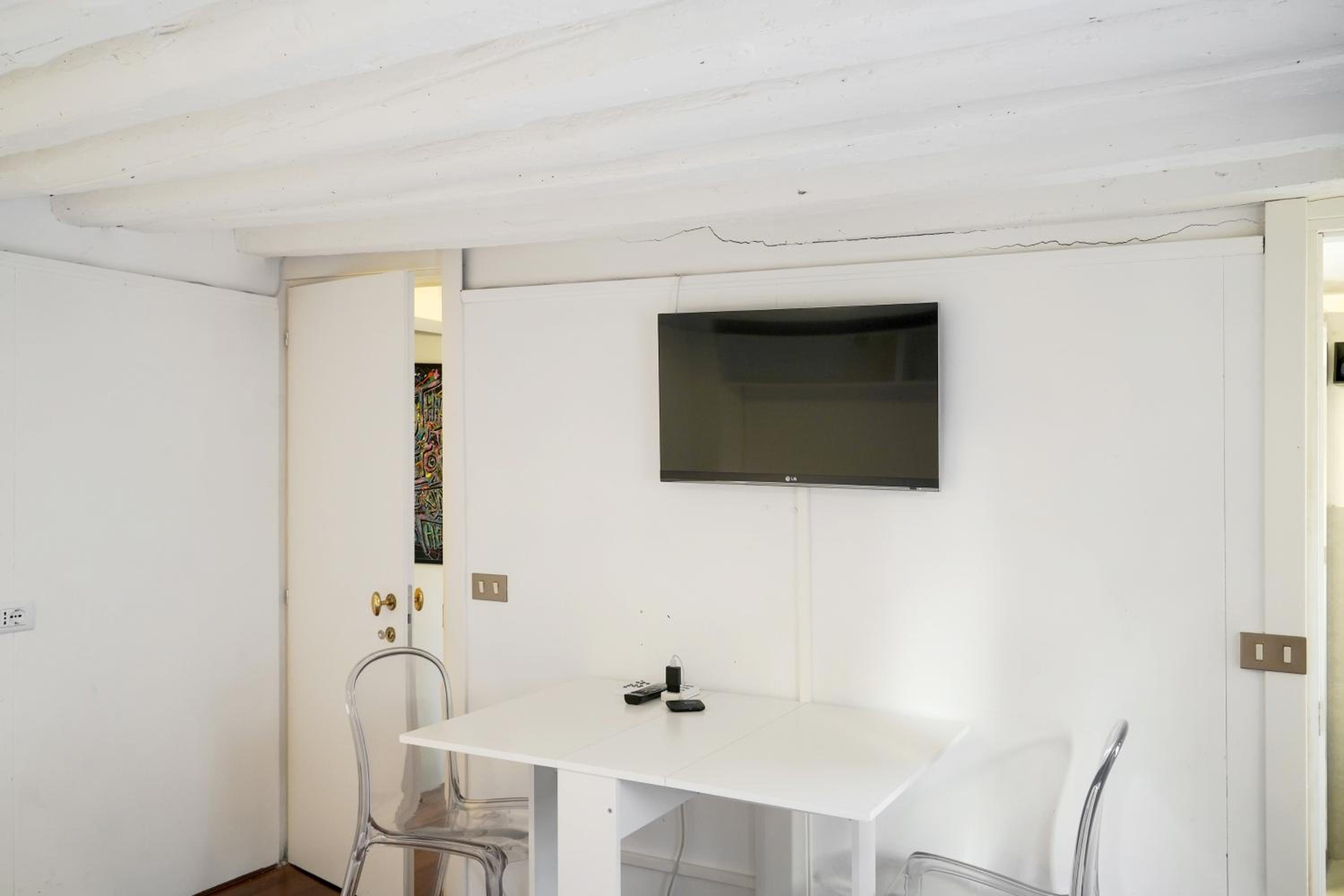 Super central 1 bedroom apartment