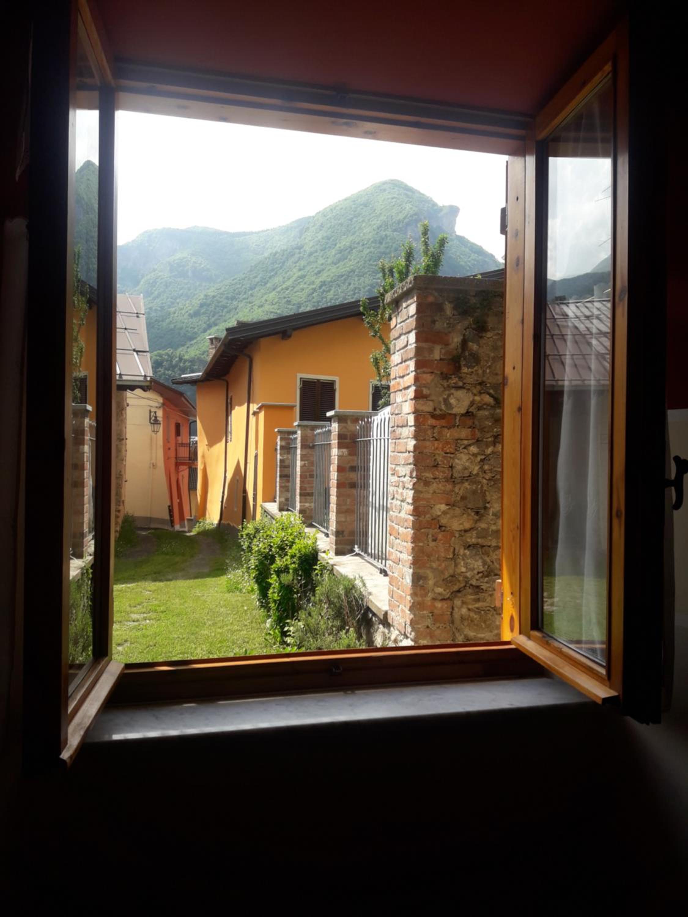 Cà d'Margherita and Heidi view 5