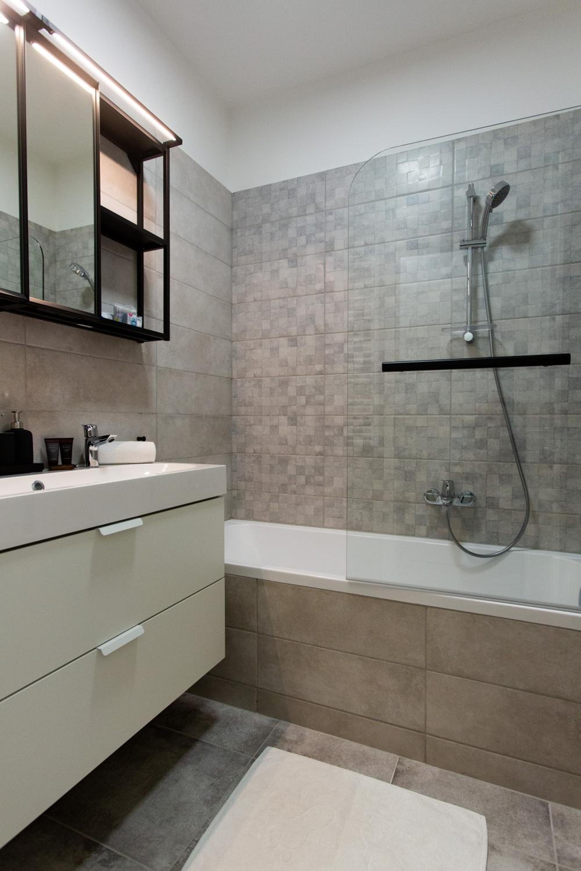 Waterfront Residence Free Private Parking