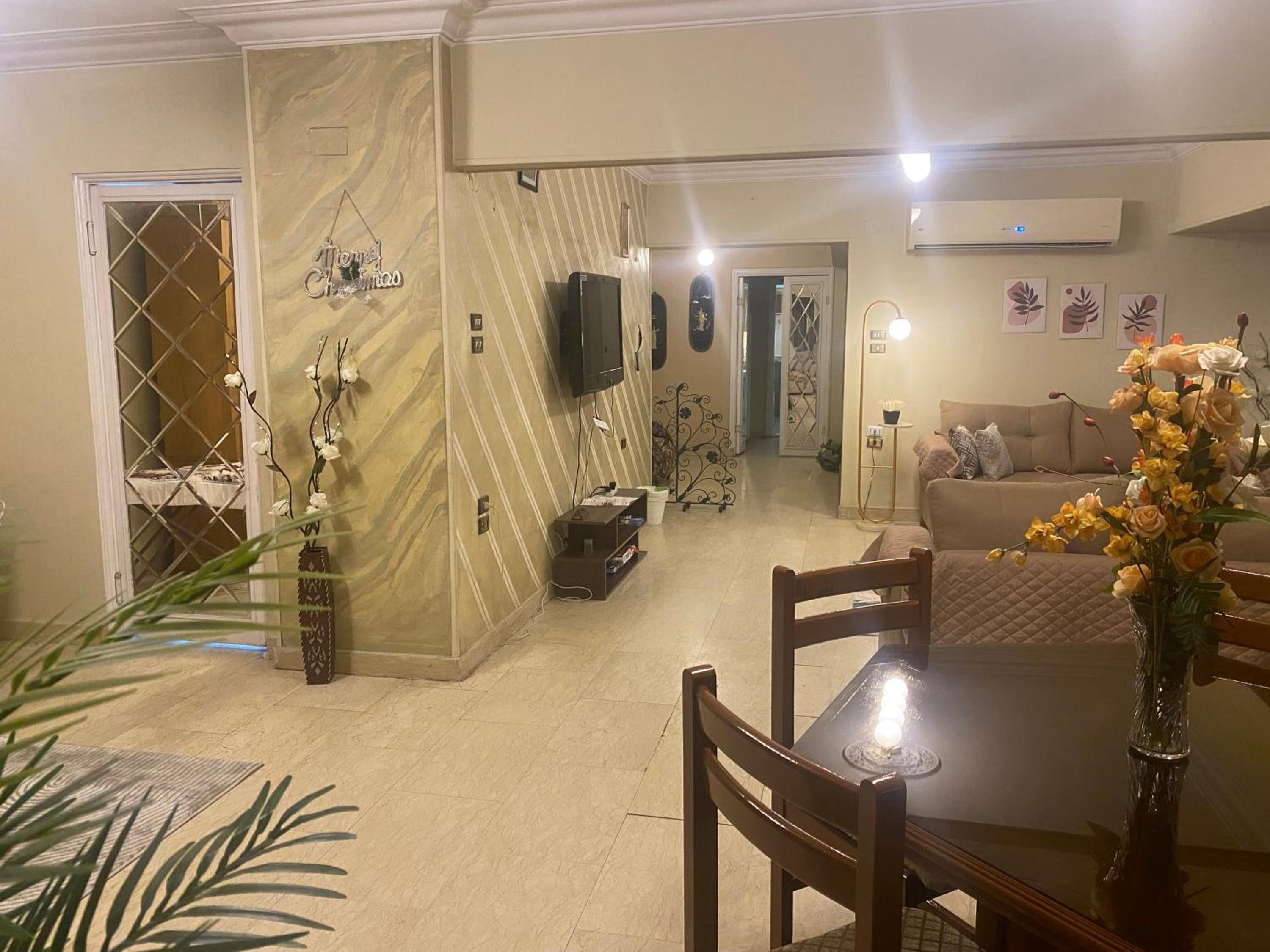 Central luxurious apartment with amazing Nile view