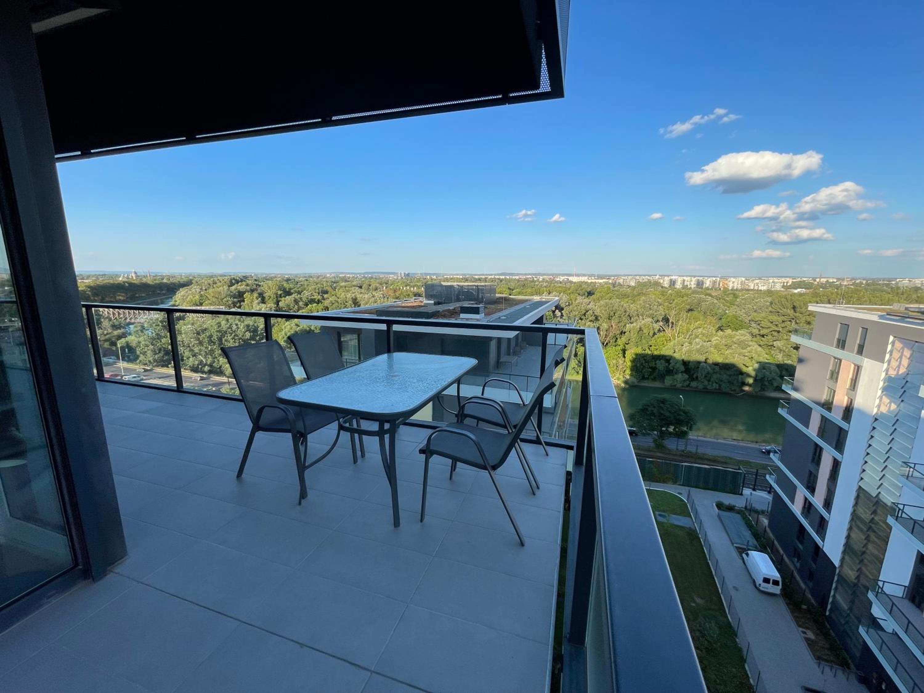 Waterfront Residence Free Private Parking