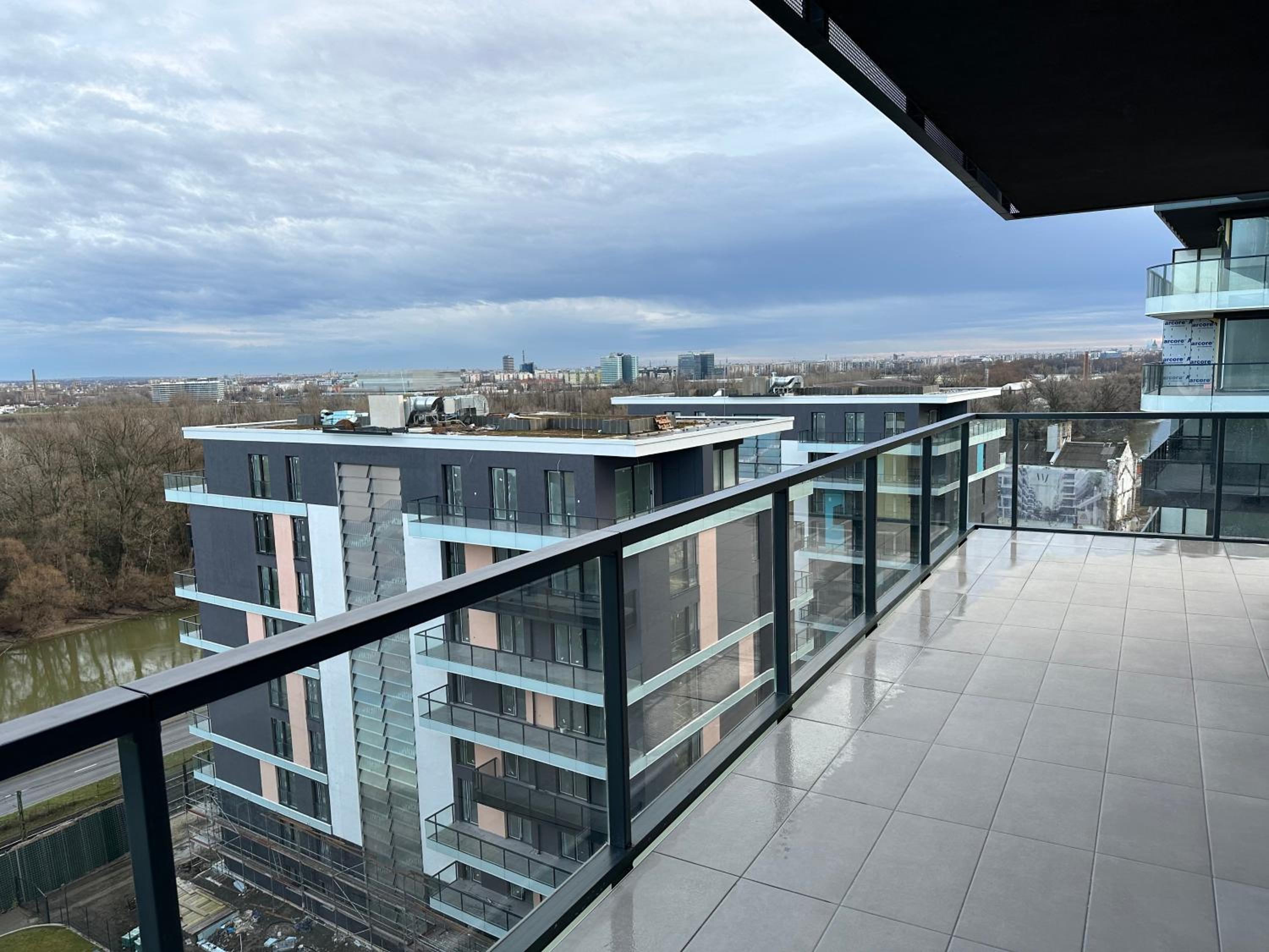Waterfront Residence Free Private Parking