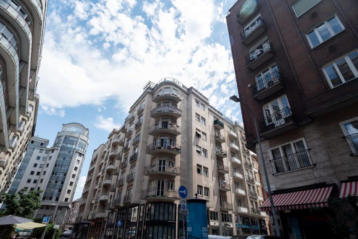Super Central NEW apartment with air conditioning view 3