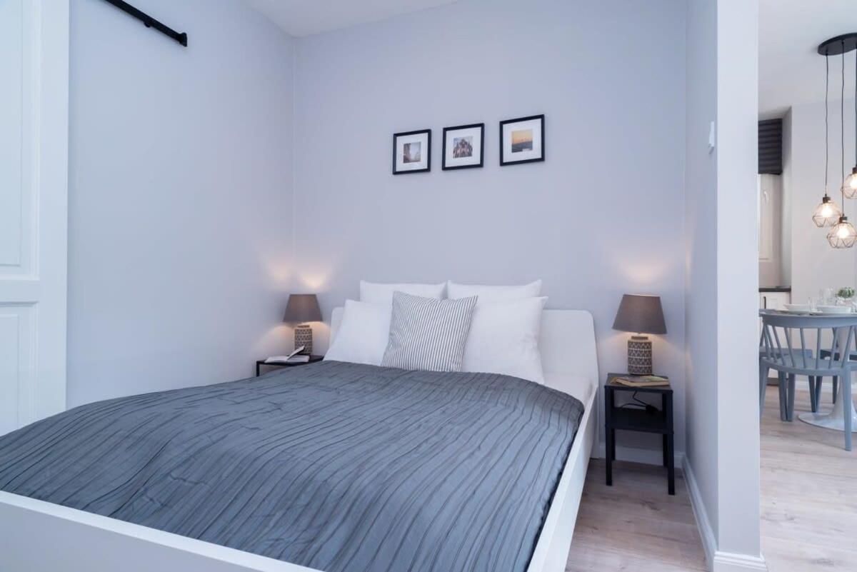Super Central NEW apartment with air conditioning view 5