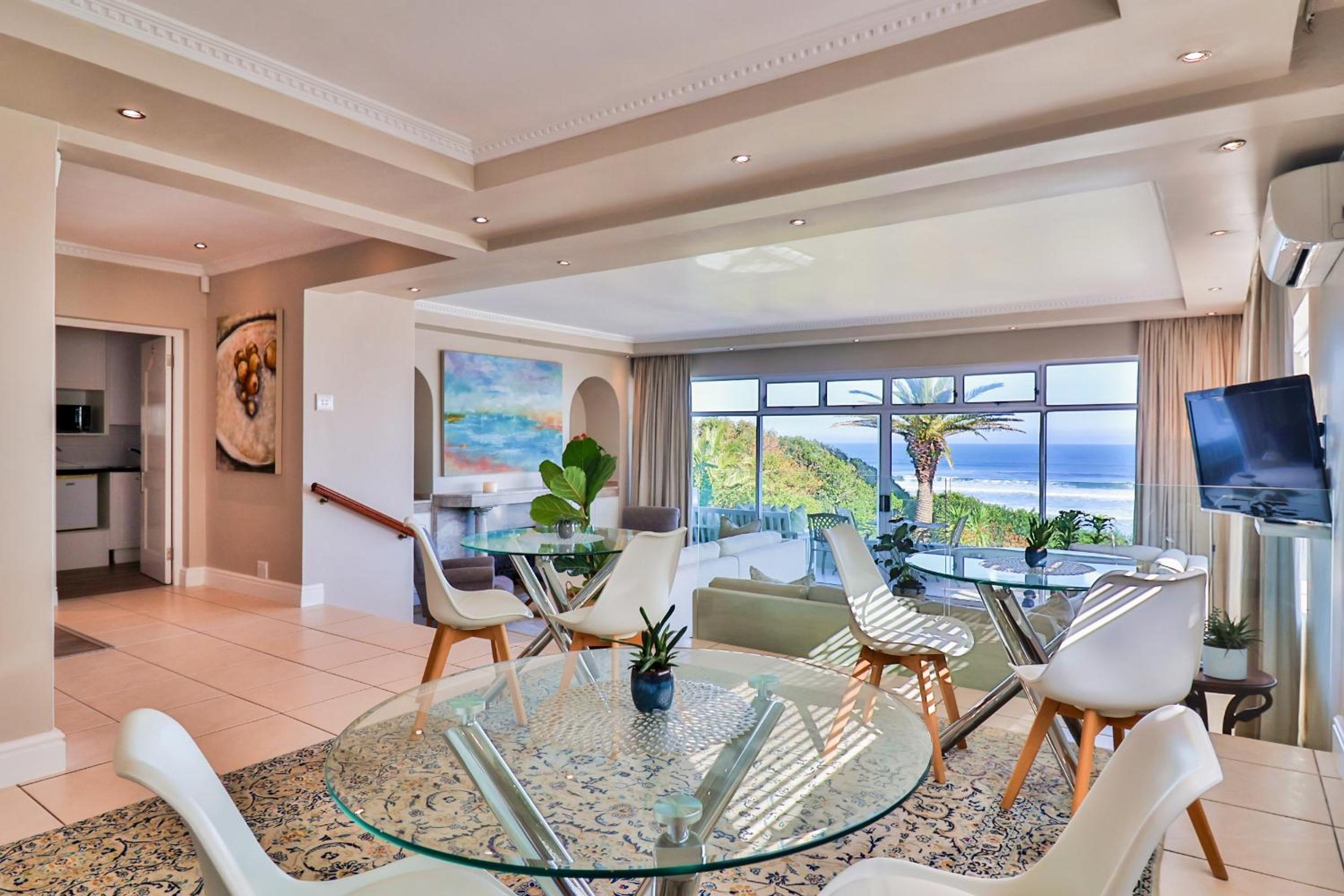 Hermanus Beachfront Lodge