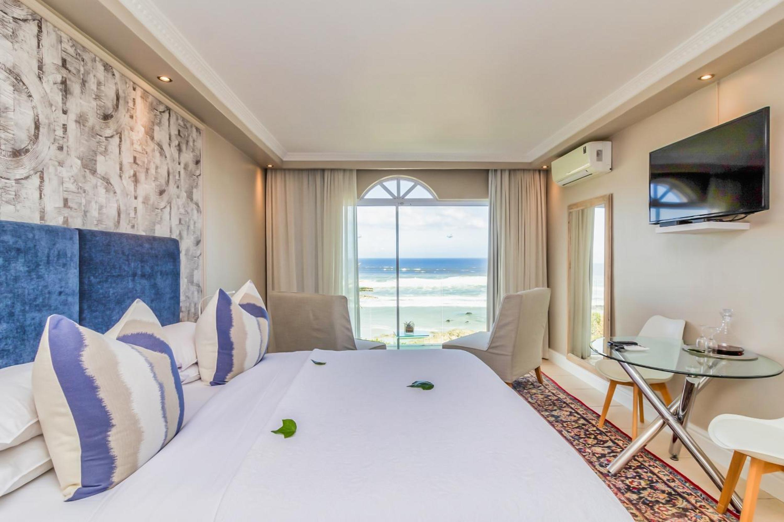 Hermanus Beachfront Lodge