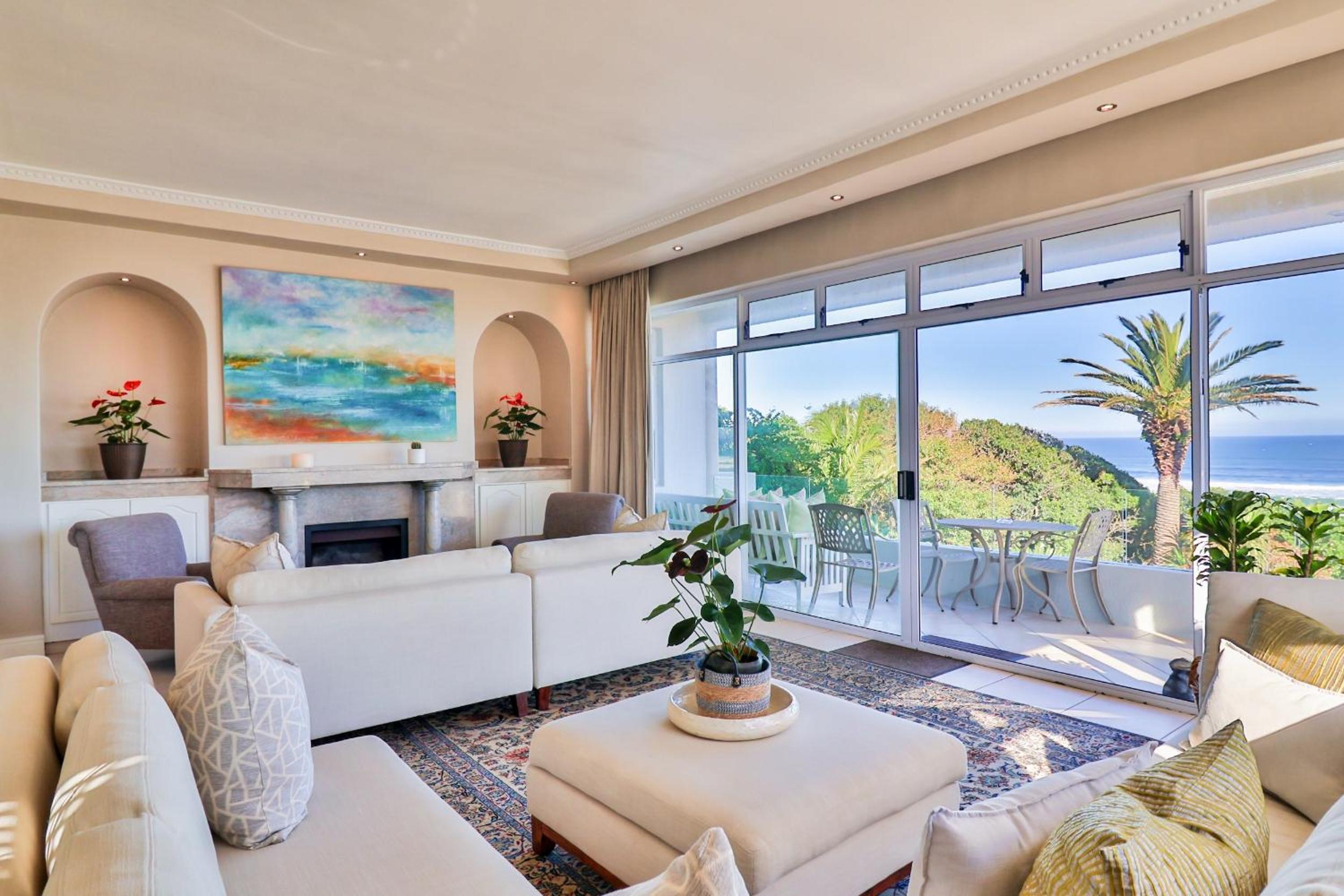 Hermanus Beachfront Lodge