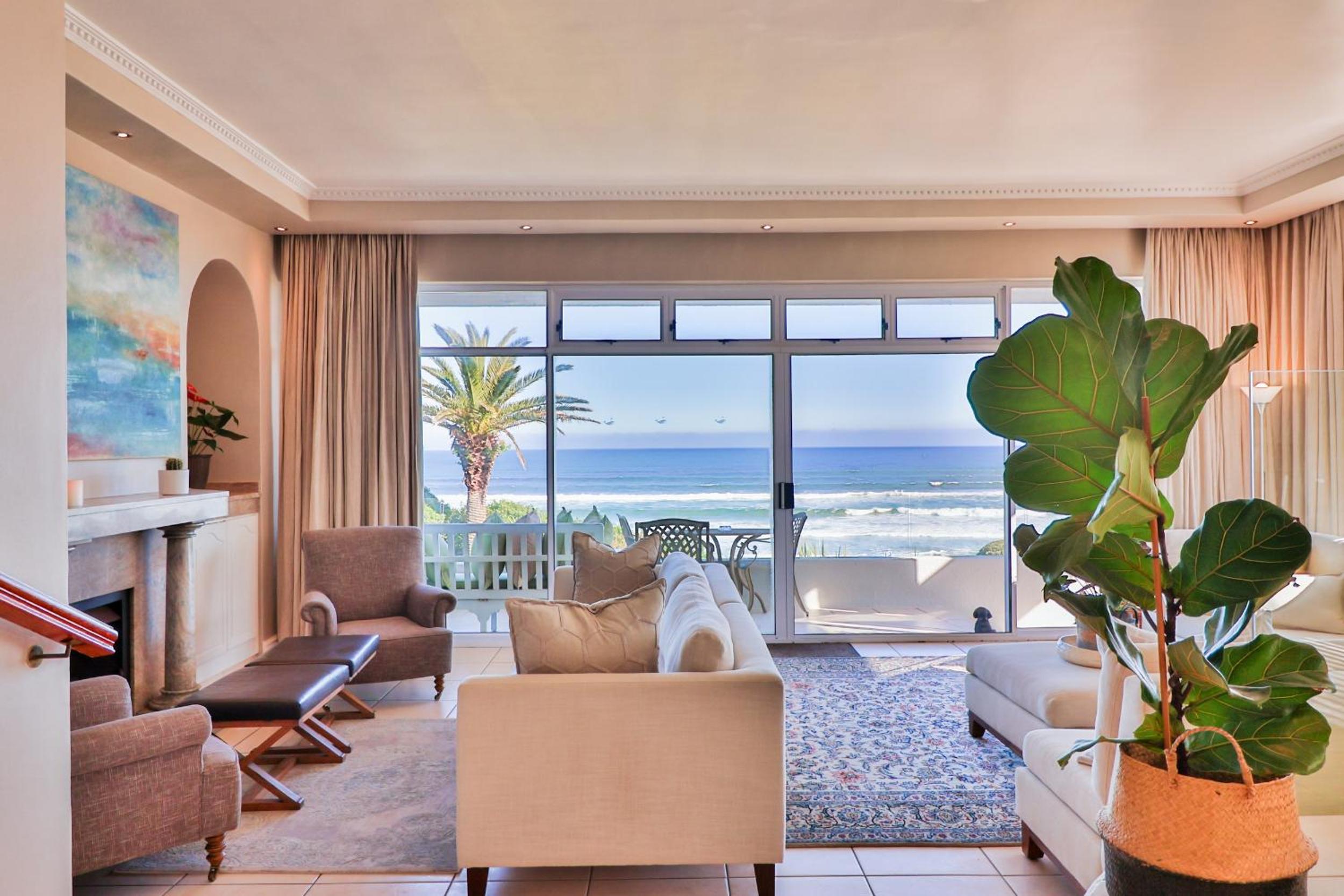 Hermanus Beachfront Lodge