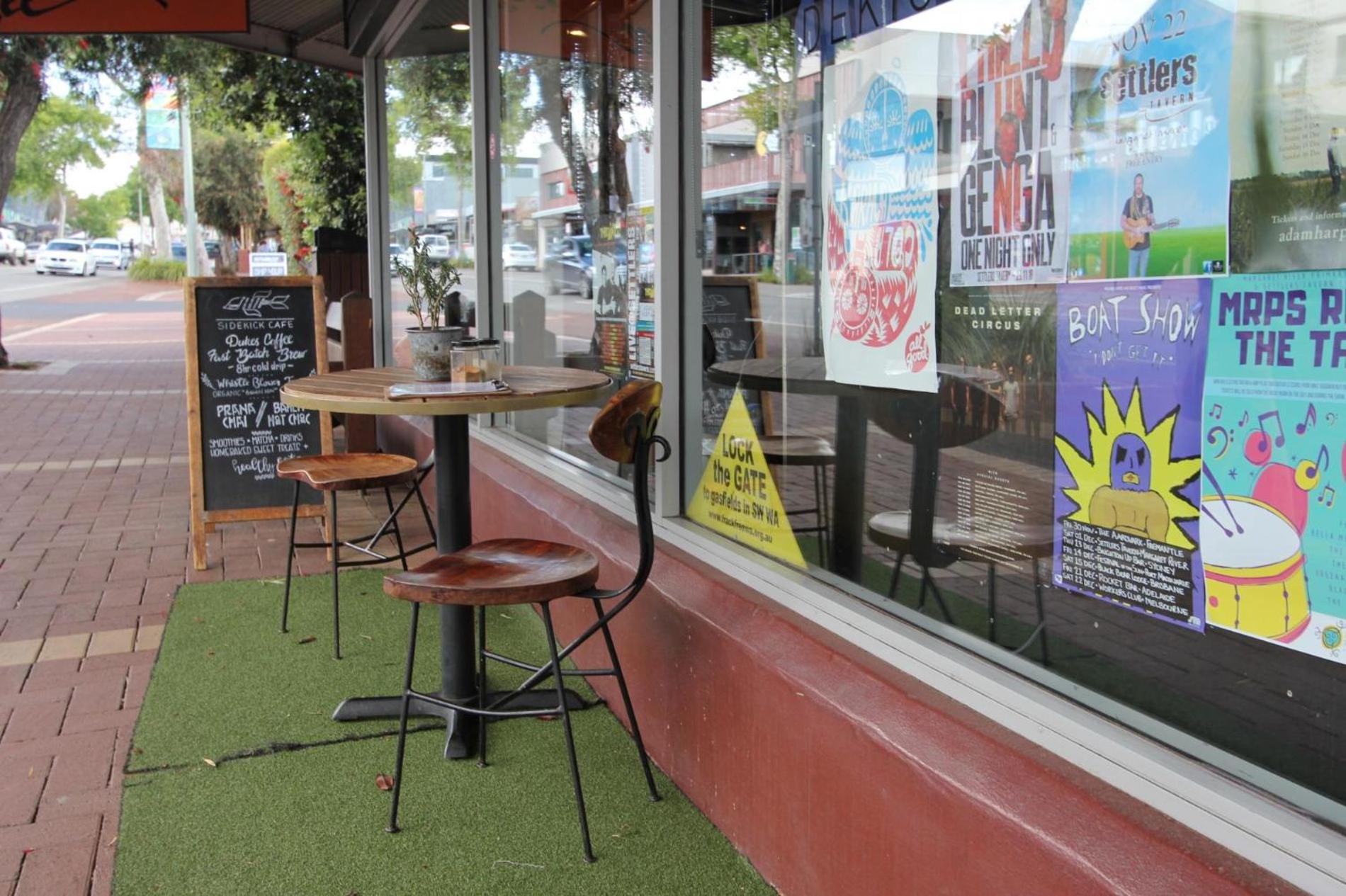 Suite 26 - Town Central - Walk To Cafes - Sleeps 3 view 2