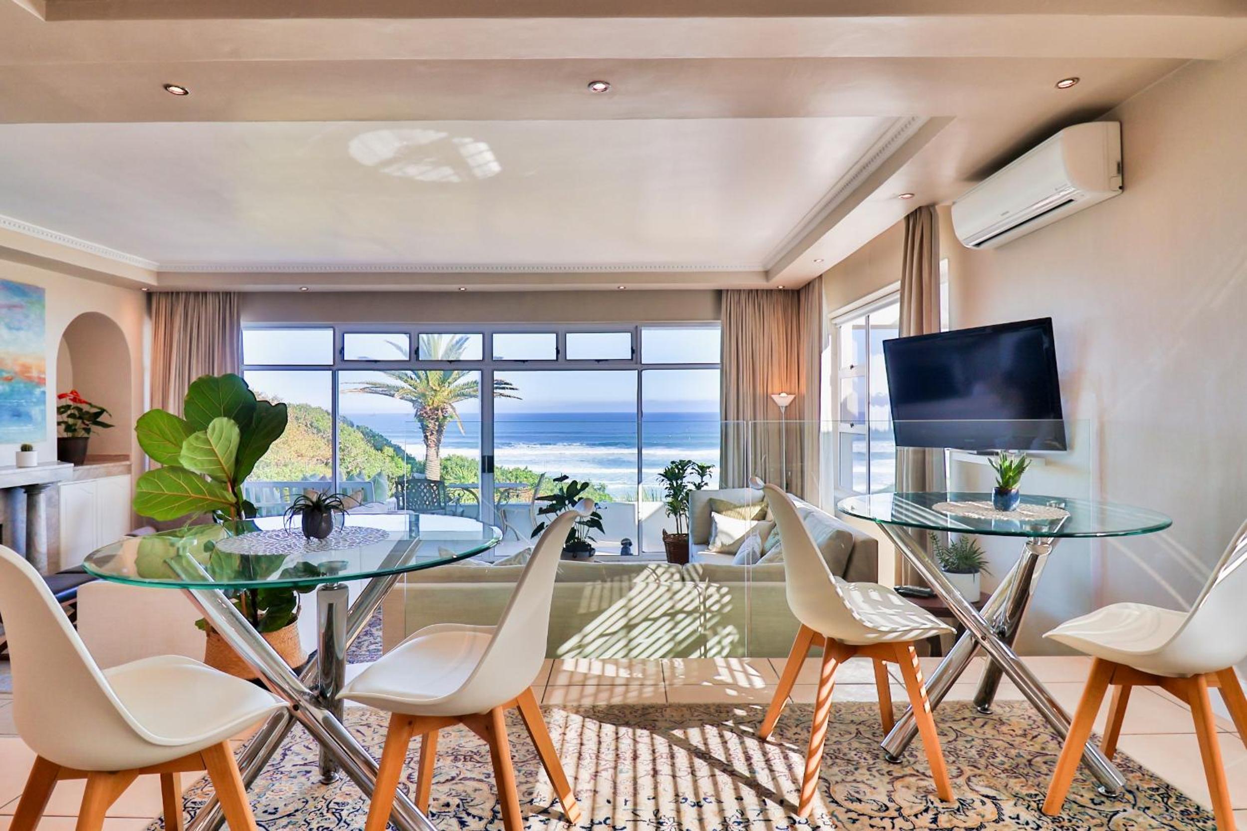 Hermanus Beachfront Lodge