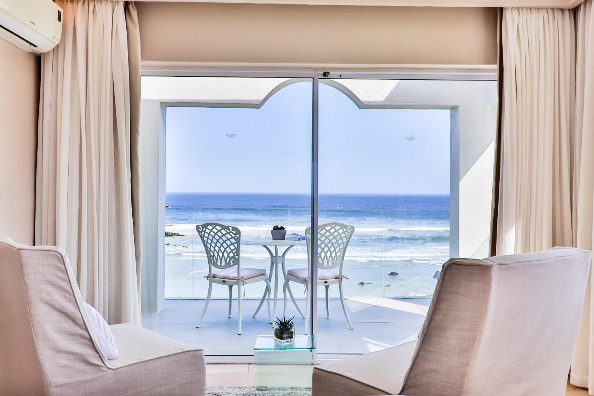 Hermanus Beachfront Lodge