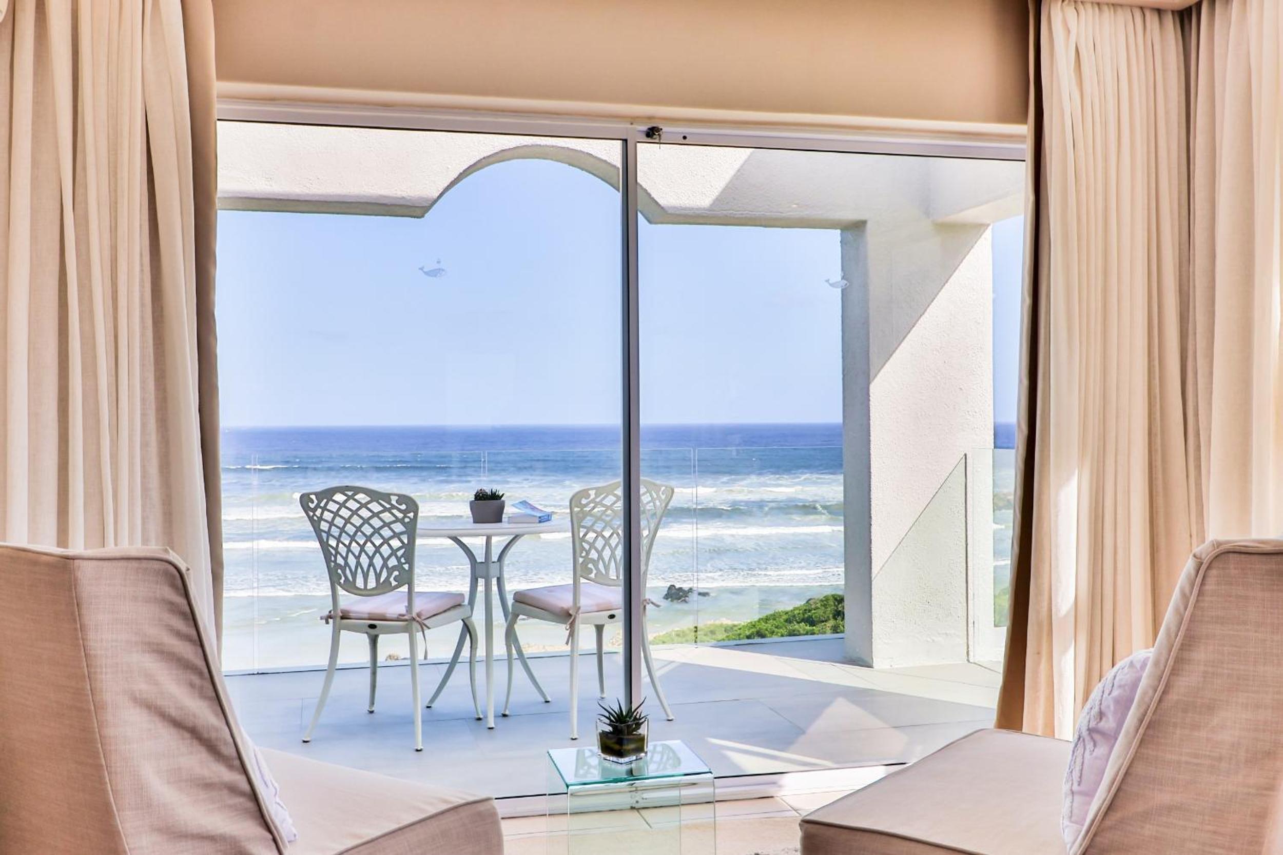 Hermanus Beachfront Lodge