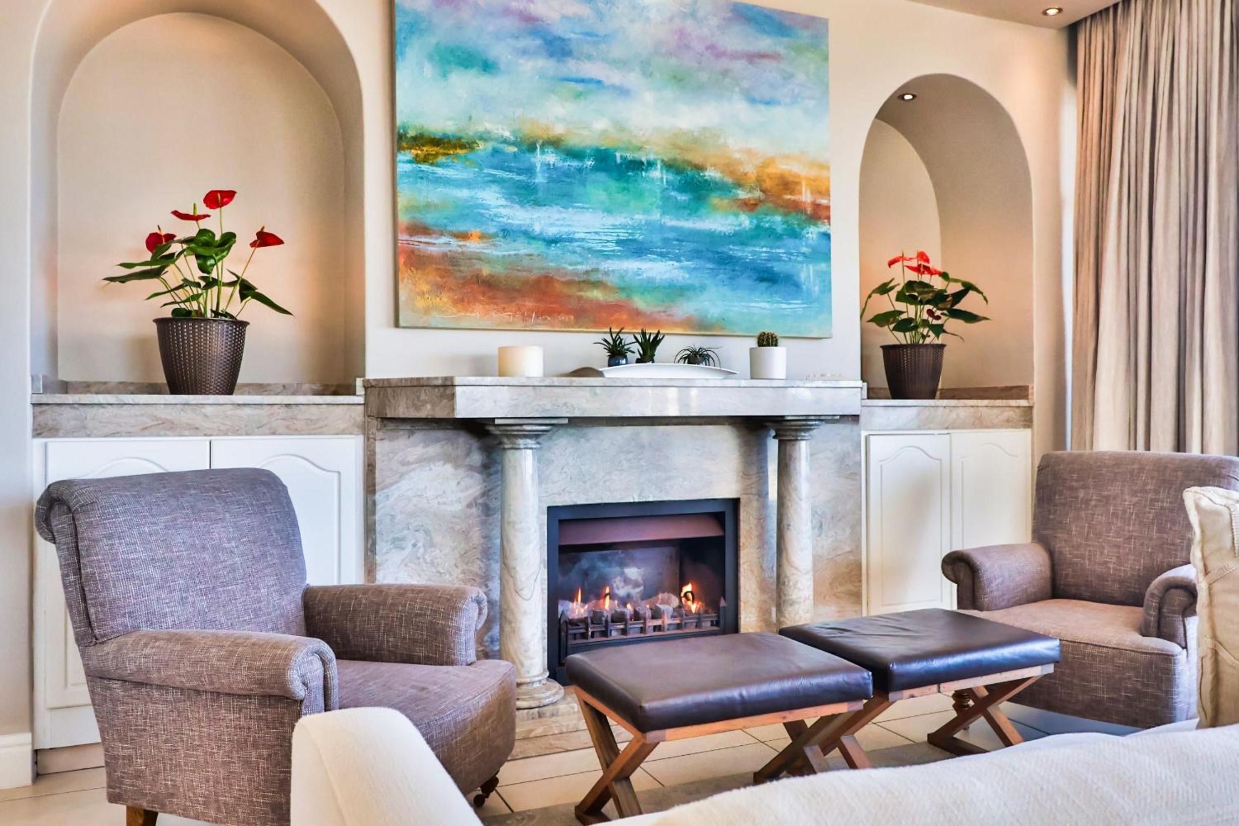 Hermanus Beachfront Lodge