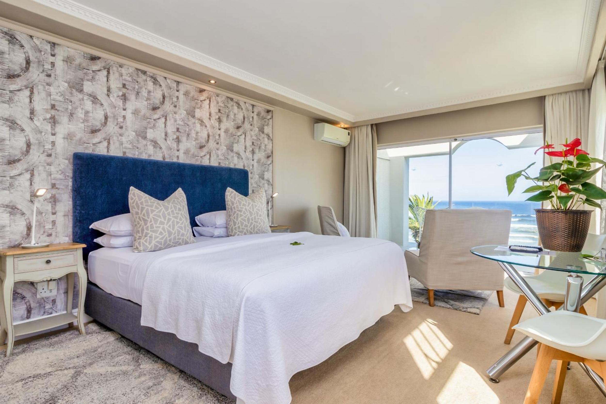 Hermanus Beachfront Lodge