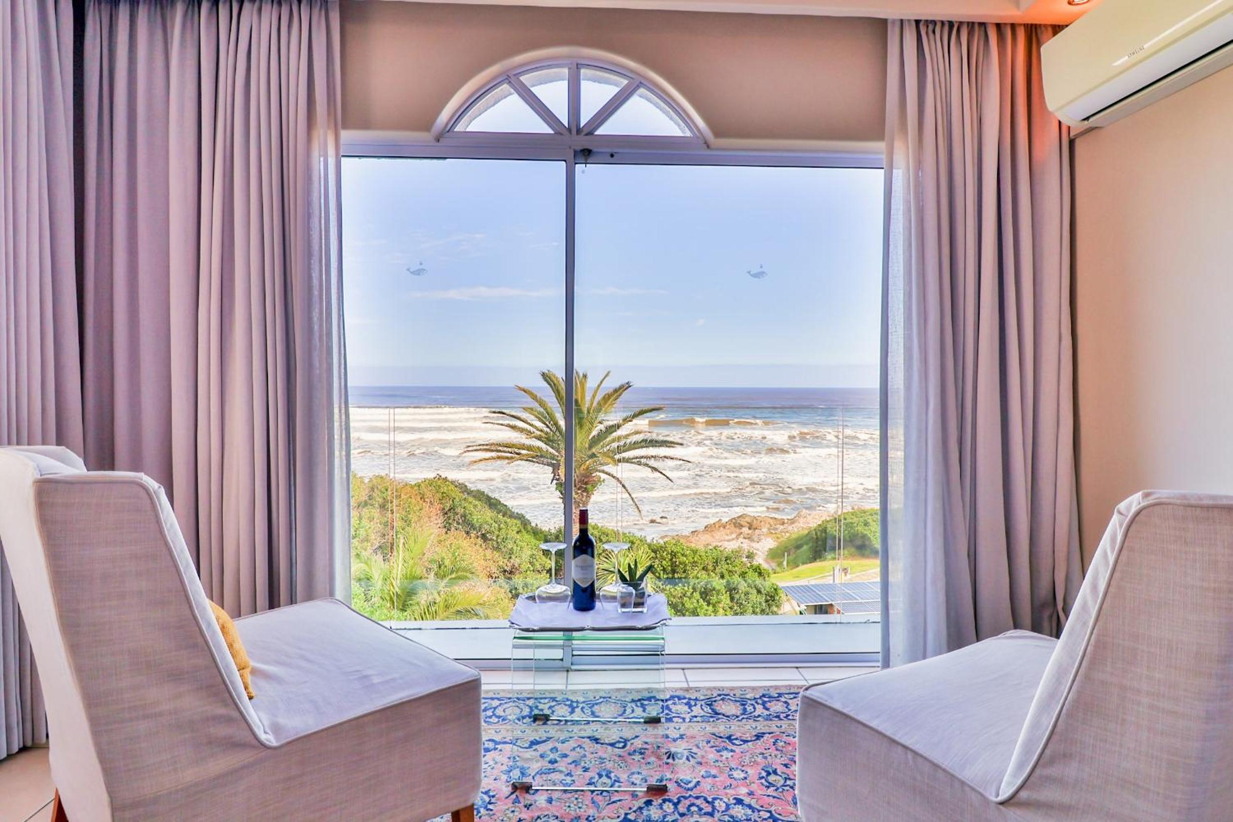 Hermanus Beachfront Lodge