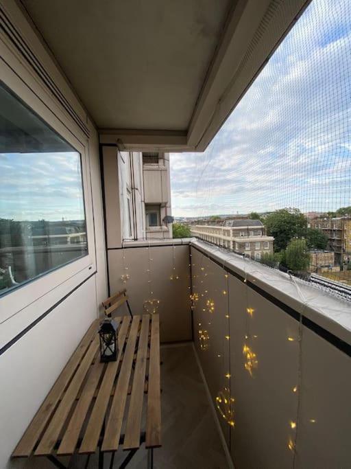 Comfy Entire Flat with City View Balcony in Regents Park, Camden, Central London
