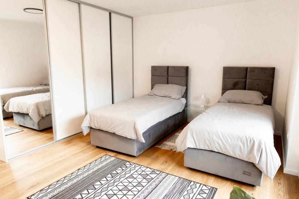 Aura Apartments