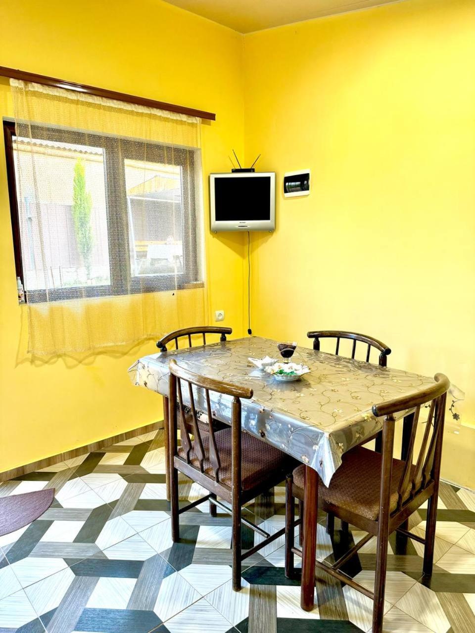 VaLiVa Sanahin Guest House