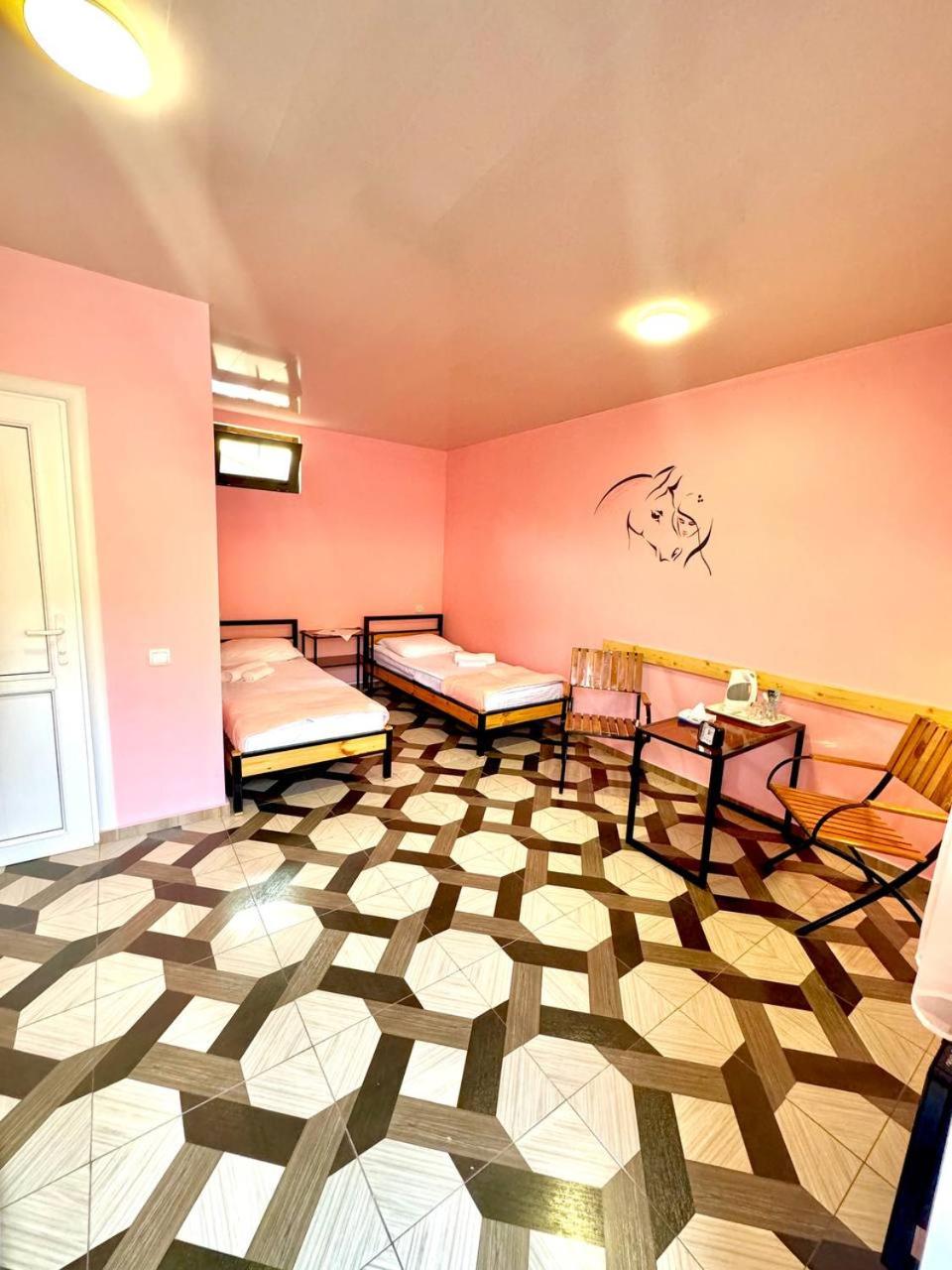 VaLiVa Sanahin Guest House
