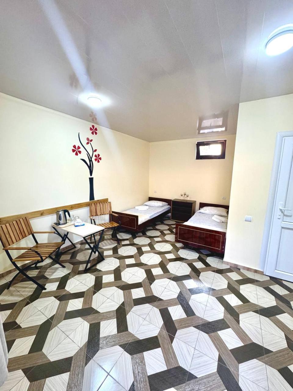 VaLiVa Sanahin Guest House
