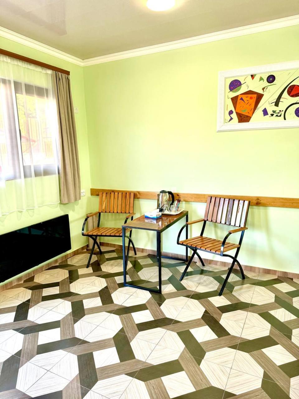 VaLiVa Sanahin Guest House