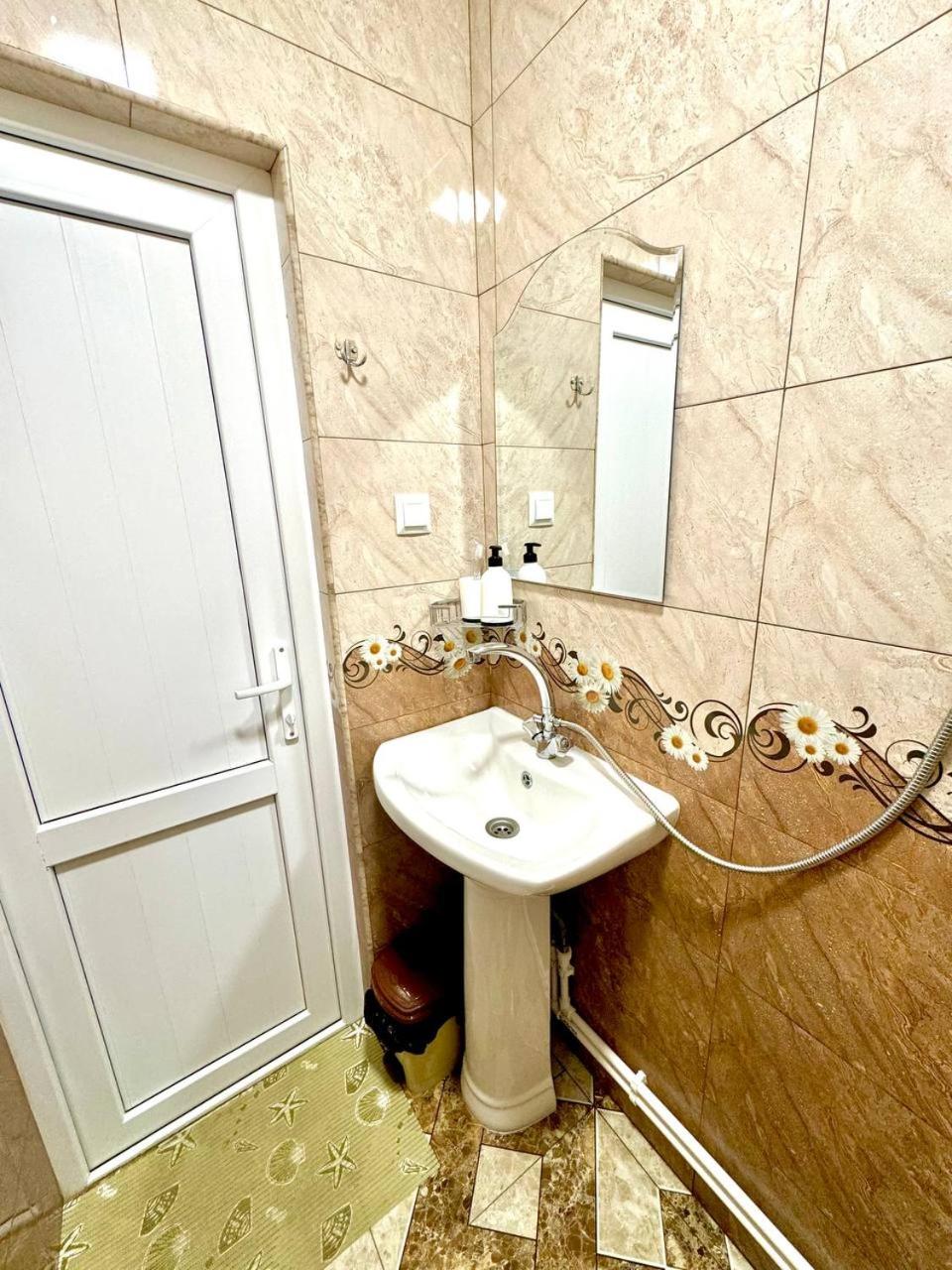 VaLiVa Sanahin Guest House