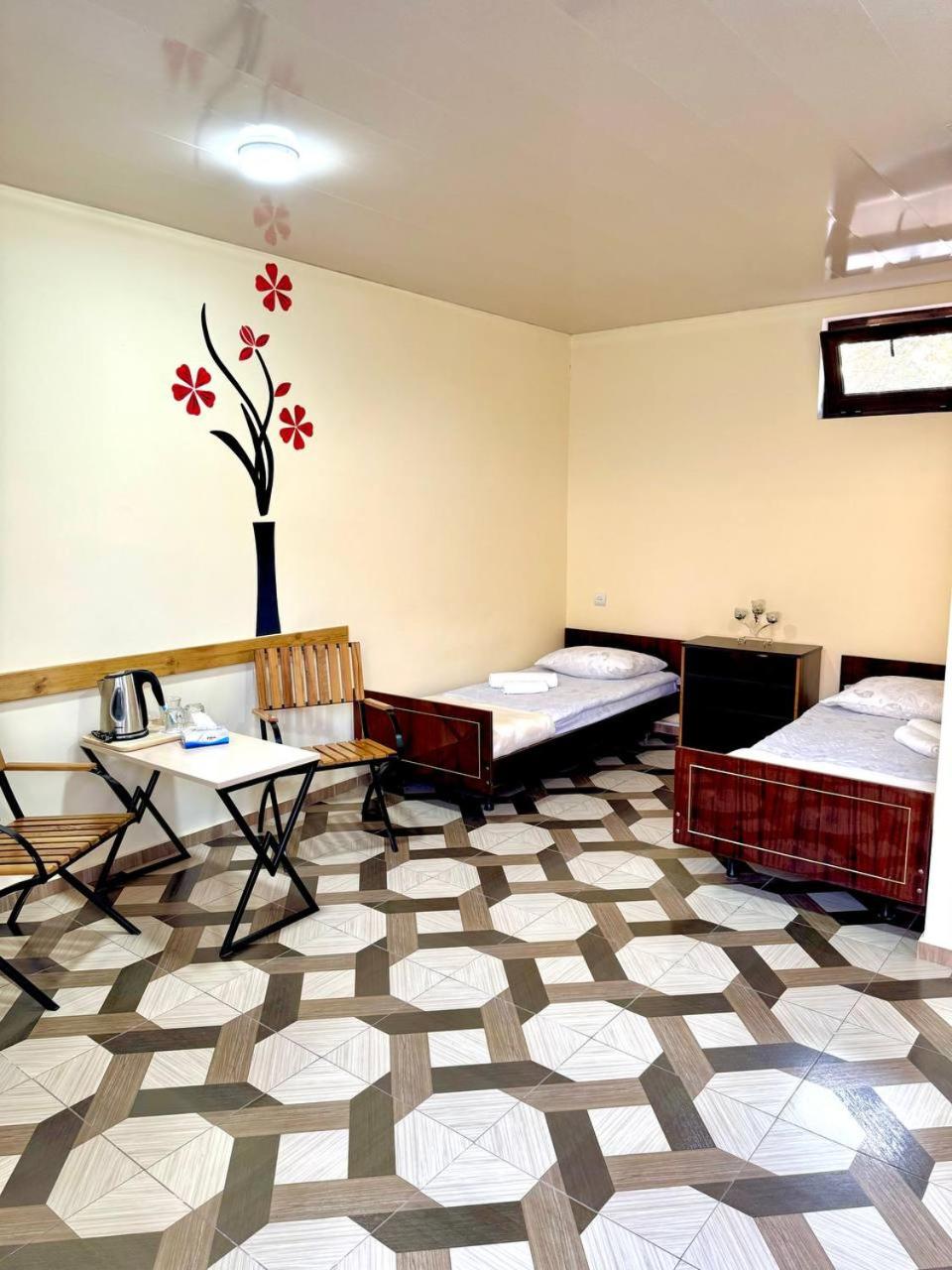 VaLiVa Sanahin Guest House