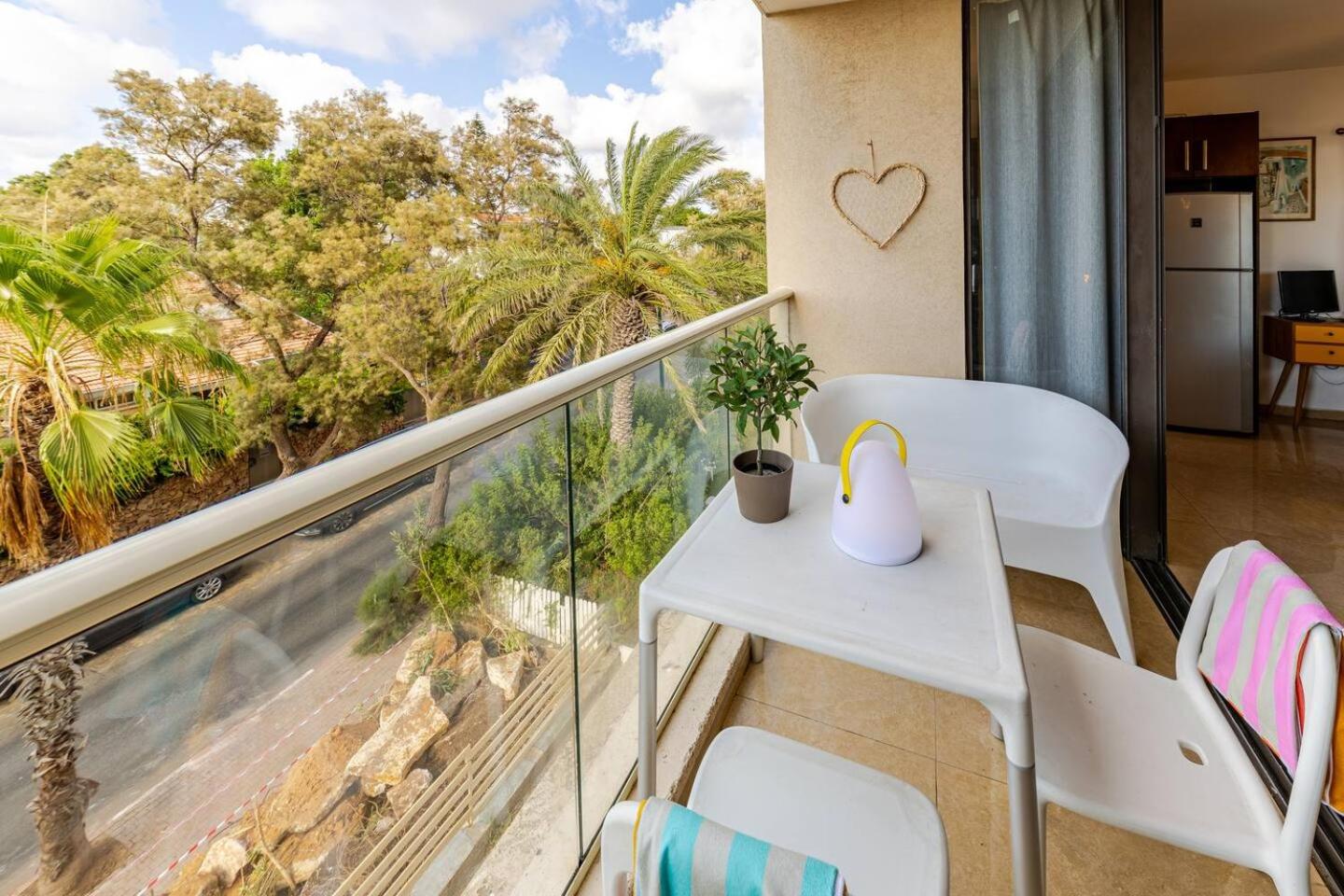 Herzliya Pituach Apartment with Pool, by the Beach, photo 10