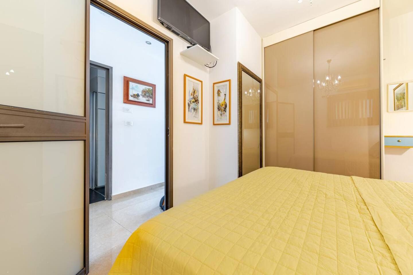 Herzliya Pituach Apartment with Pool, by the Beach, photo 8