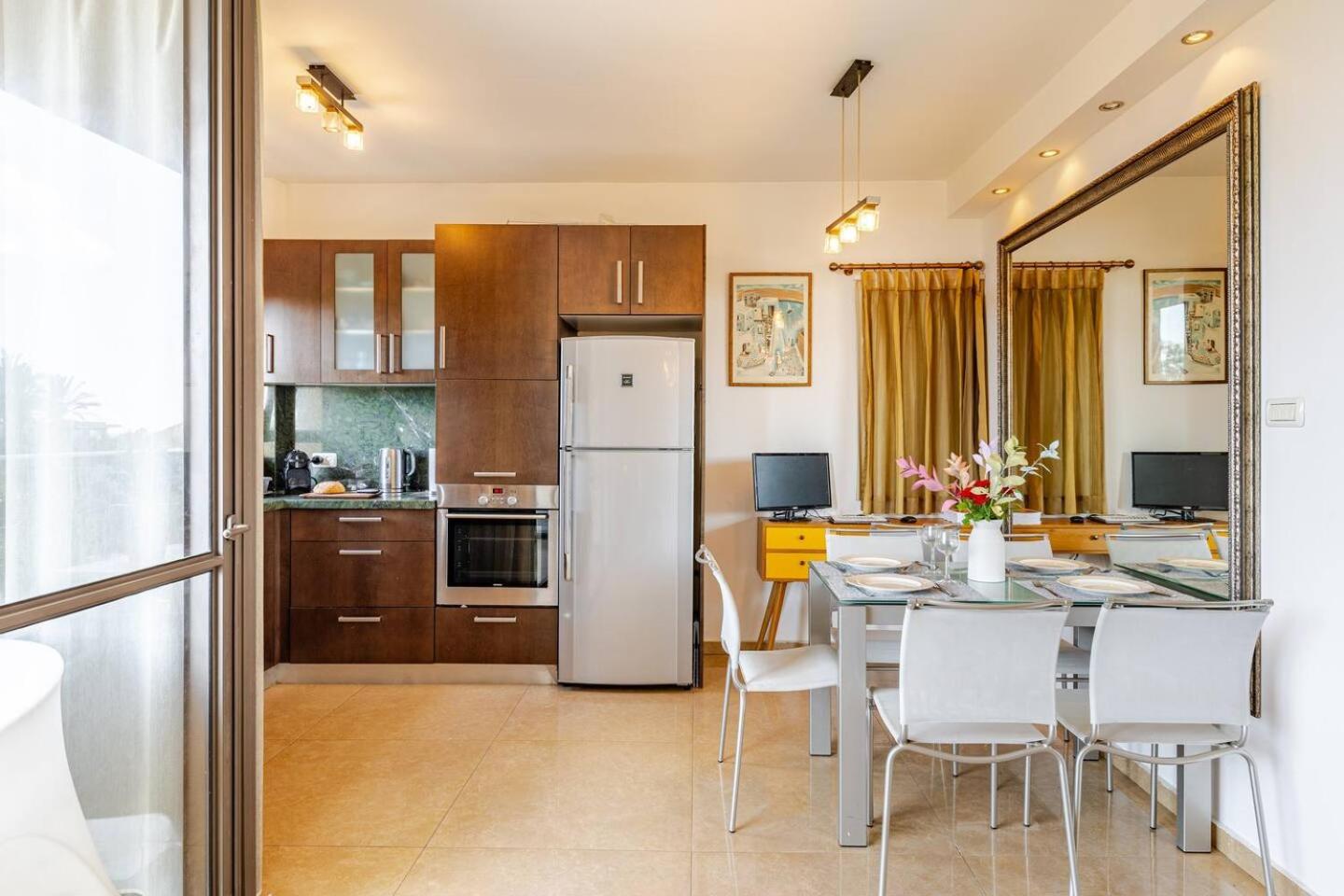 Herzliya Pituach Apartment with Pool, by the Beach, photo 2