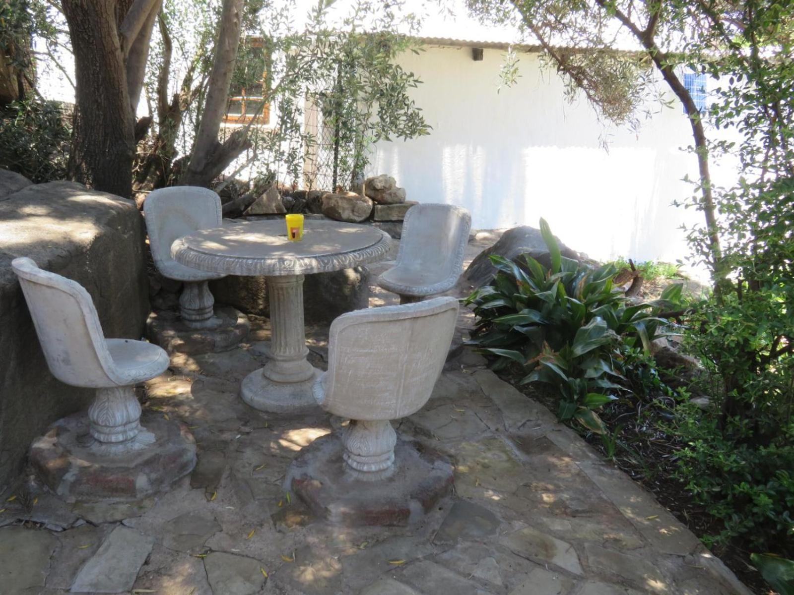 Cobblestone Court