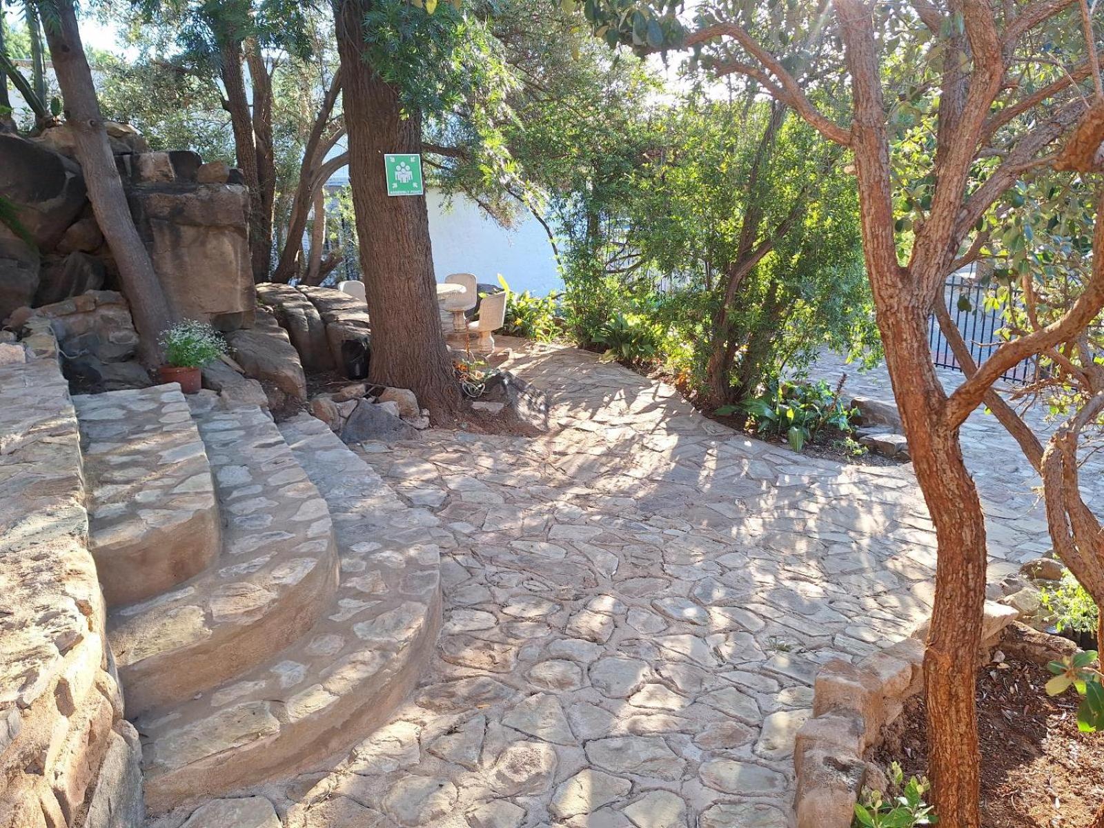Cobblestone Court