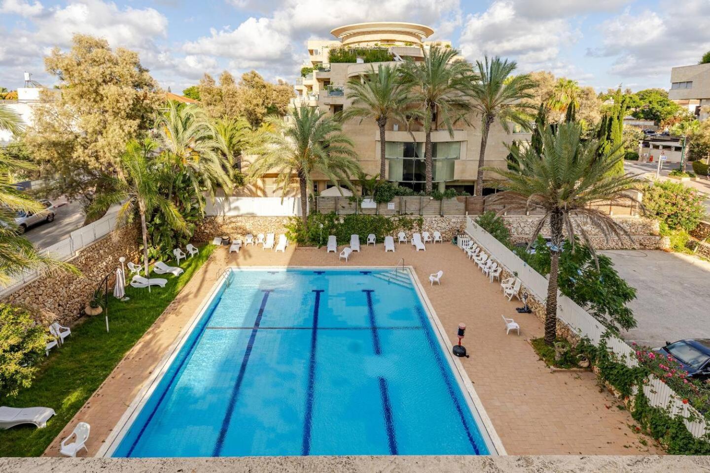 Herzliya Pituach Apartment with Pool, by the Beach, photo 23