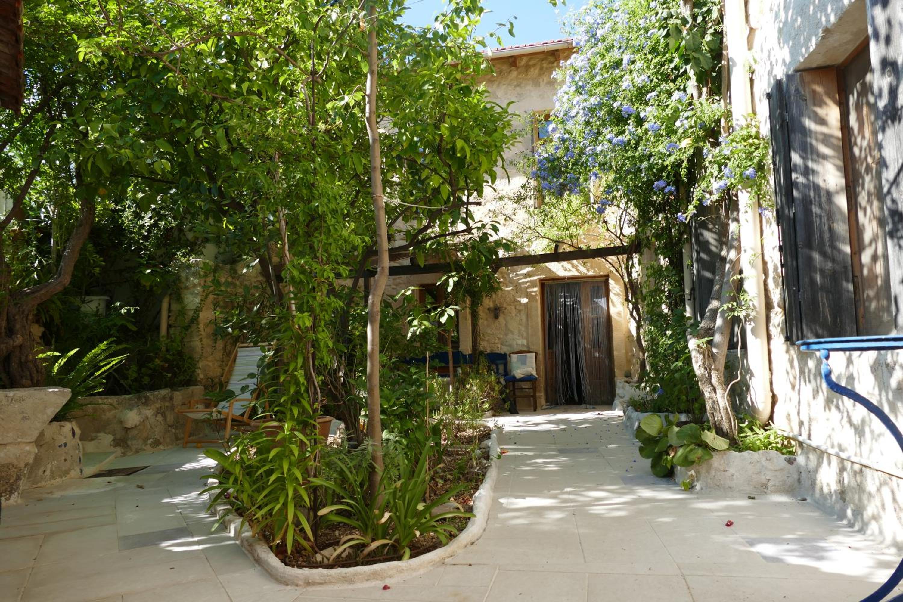 Stonehouse Pyrgou