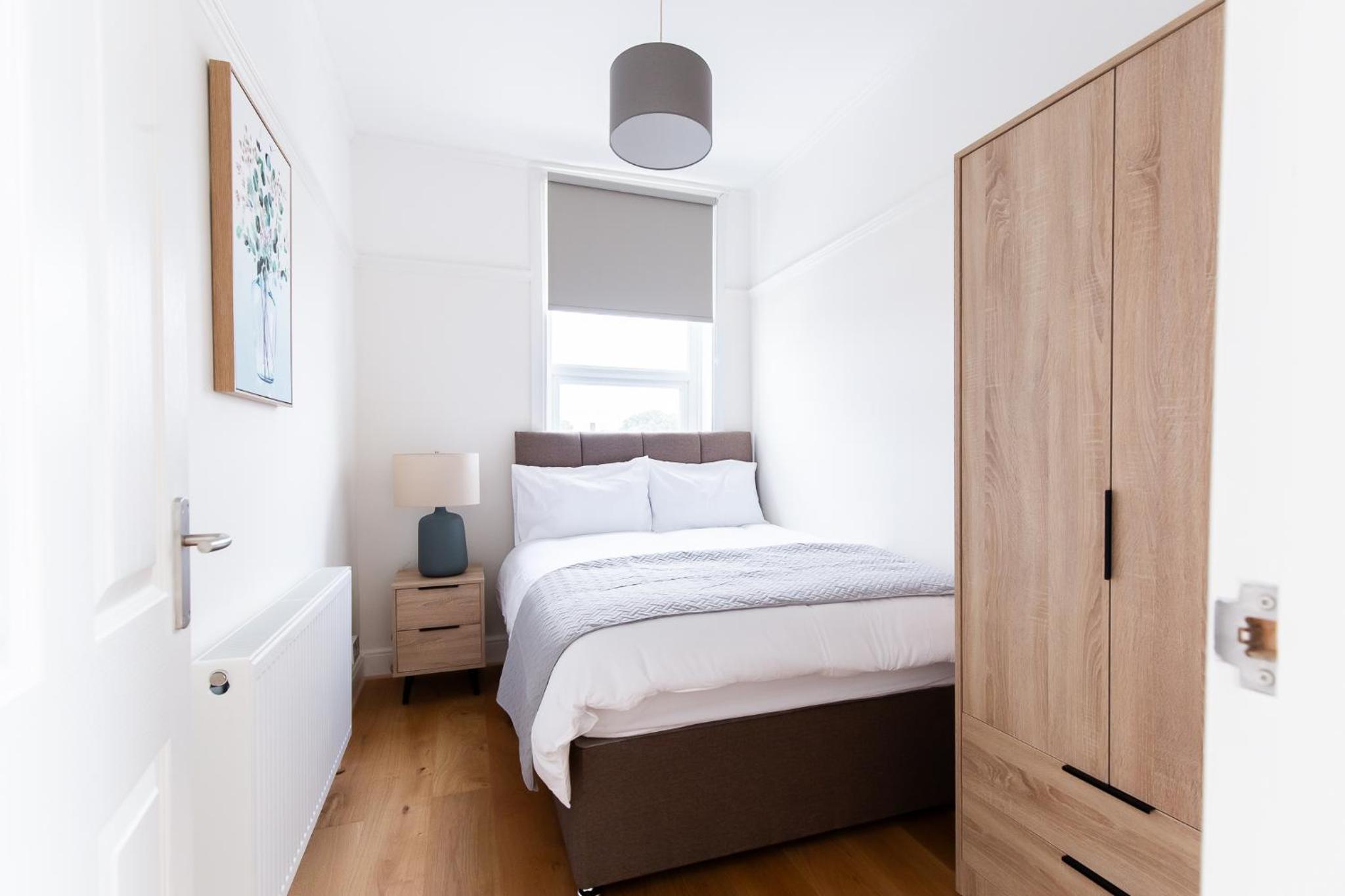 2BR Seaside Sanctuary in St Leonards on Sea Flat 5 view 2