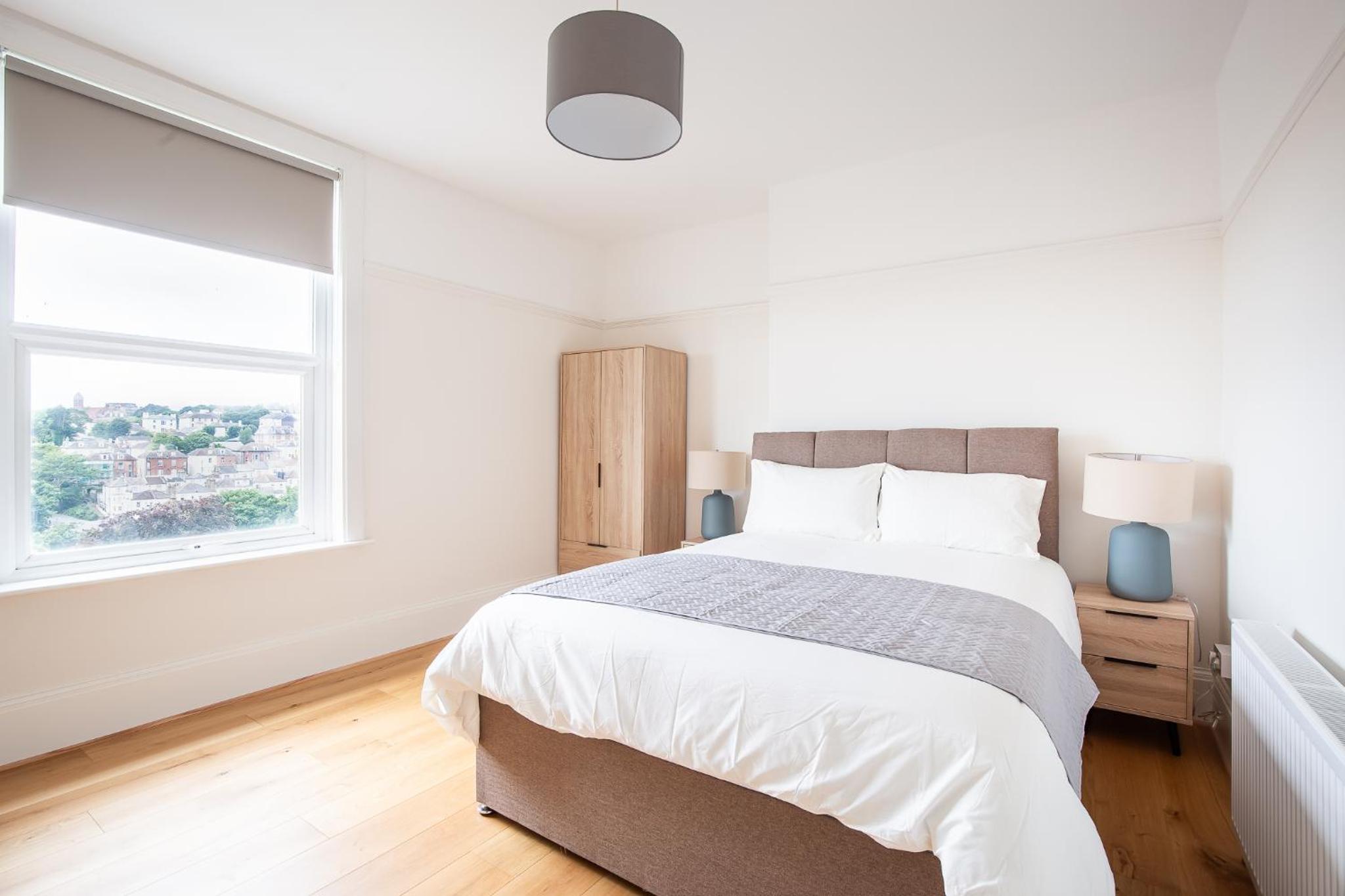 2BR Seaside Sanctuary in St Leonards on Sea Flat 5 view 3