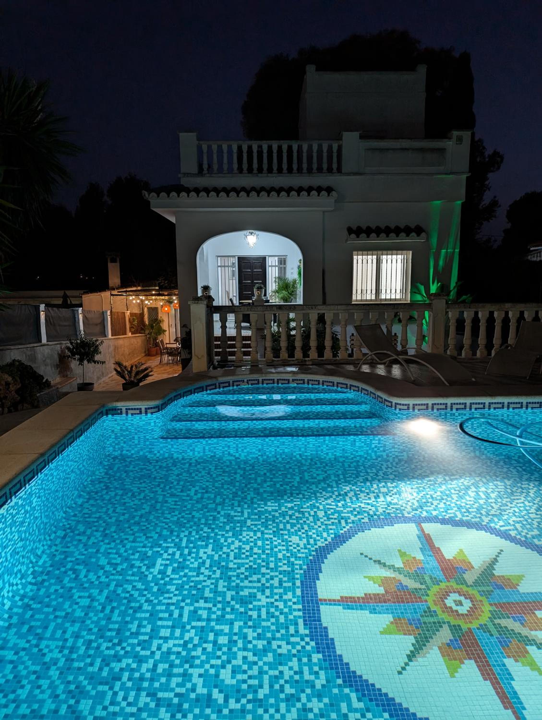 Chalet independiente con piscina