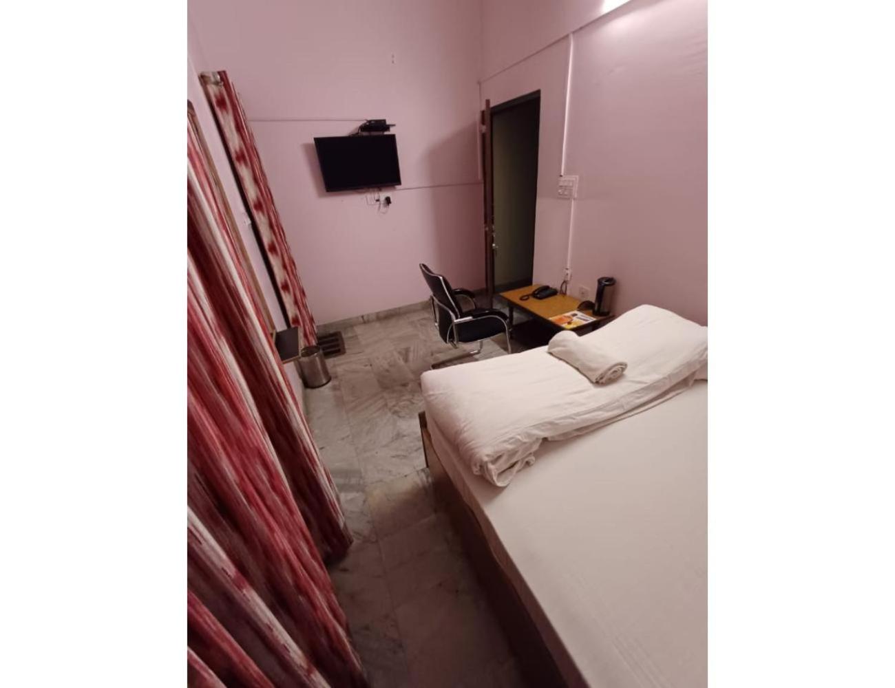 Hotel Milan-N-Garden Restaurant, Jaipur