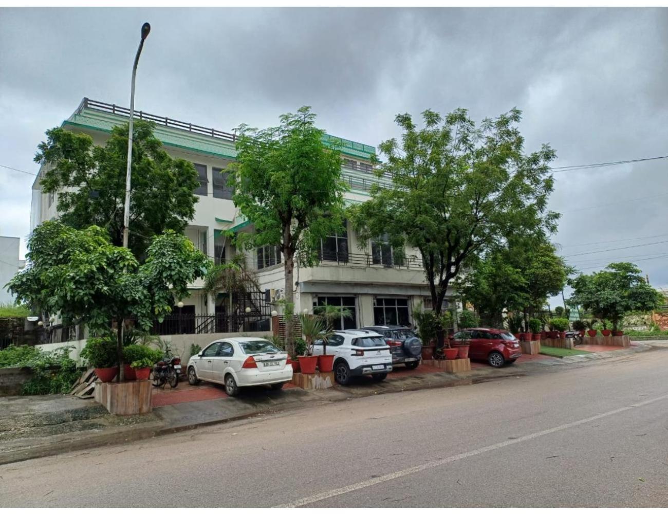 Hotel Milan-N-Garden Restaurant, Jaipur