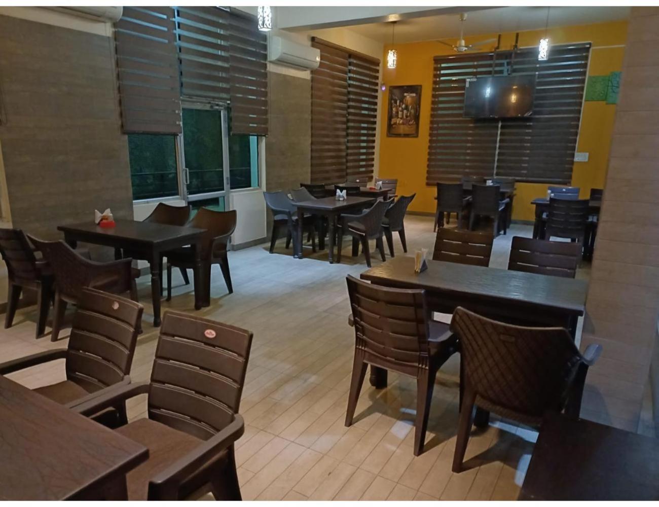Hotel Milan-N-Garden Restaurant, Jaipur