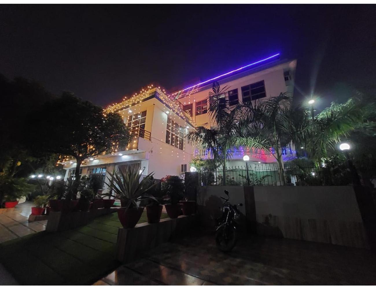 Hotel Milan-N-Garden Restaurant, Jaipur