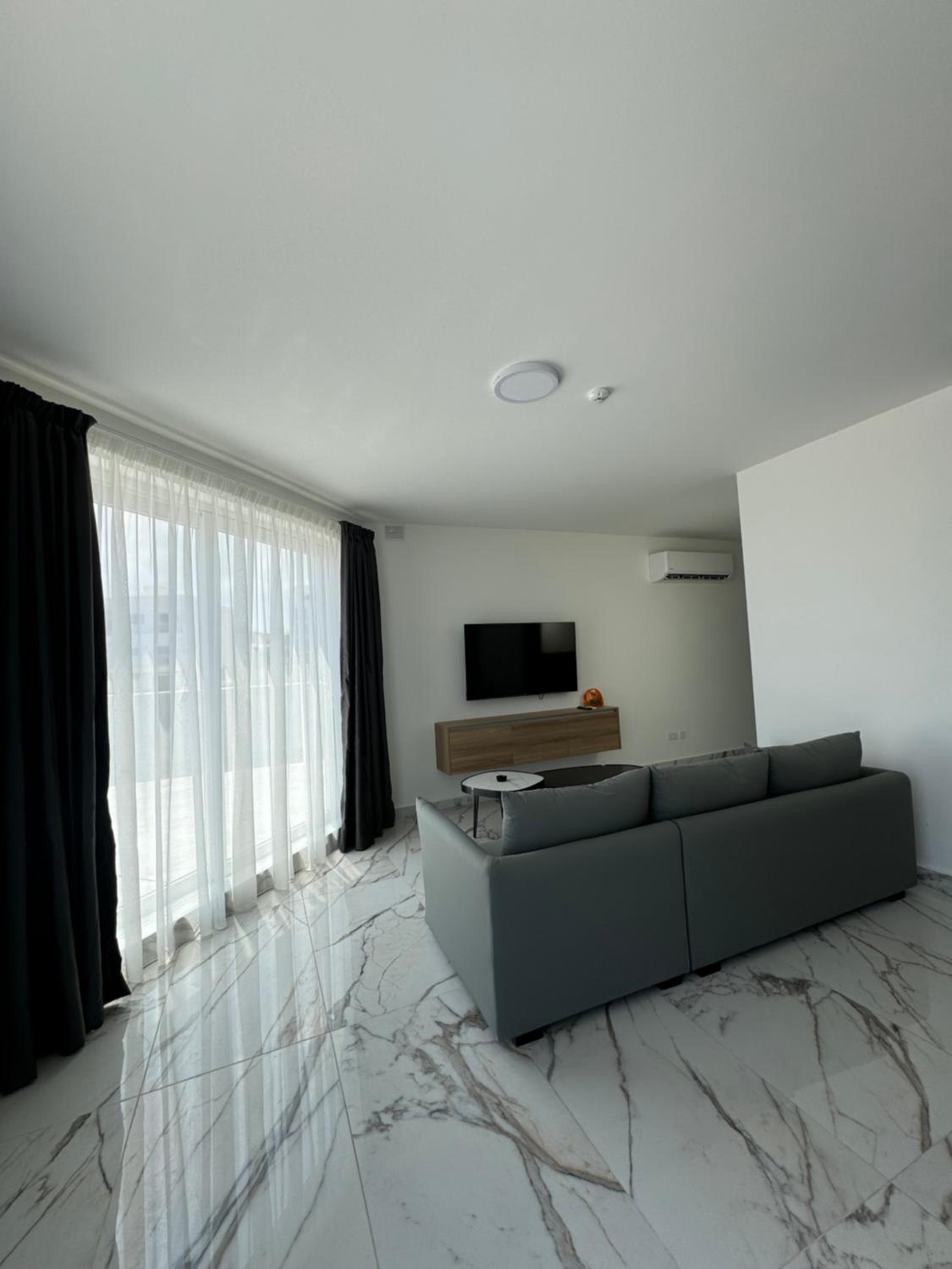Exclusive Corner Penthouse with Terrace - by HostMT photo 4