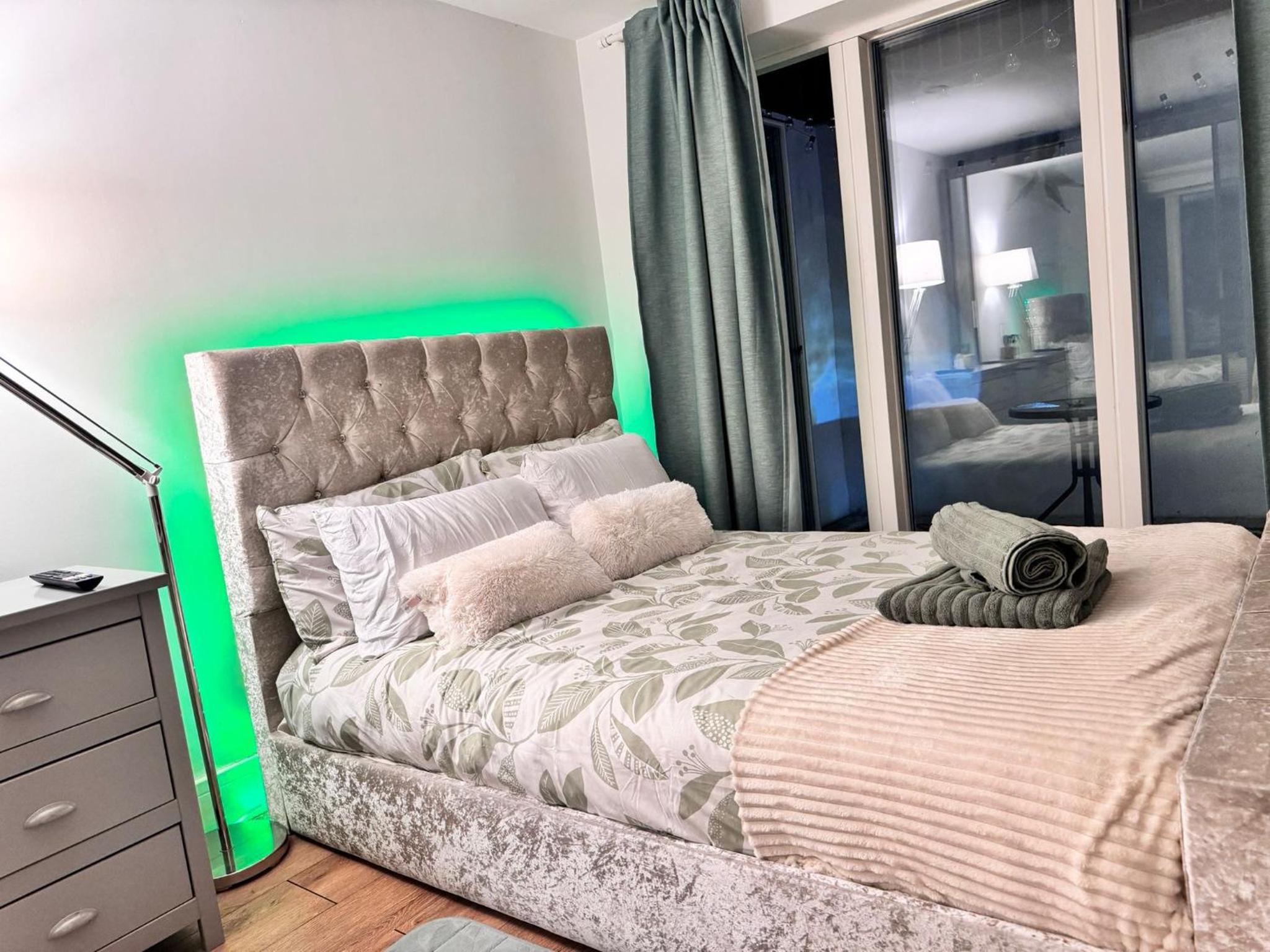 Tropical Room with Private Bathroom and Patio