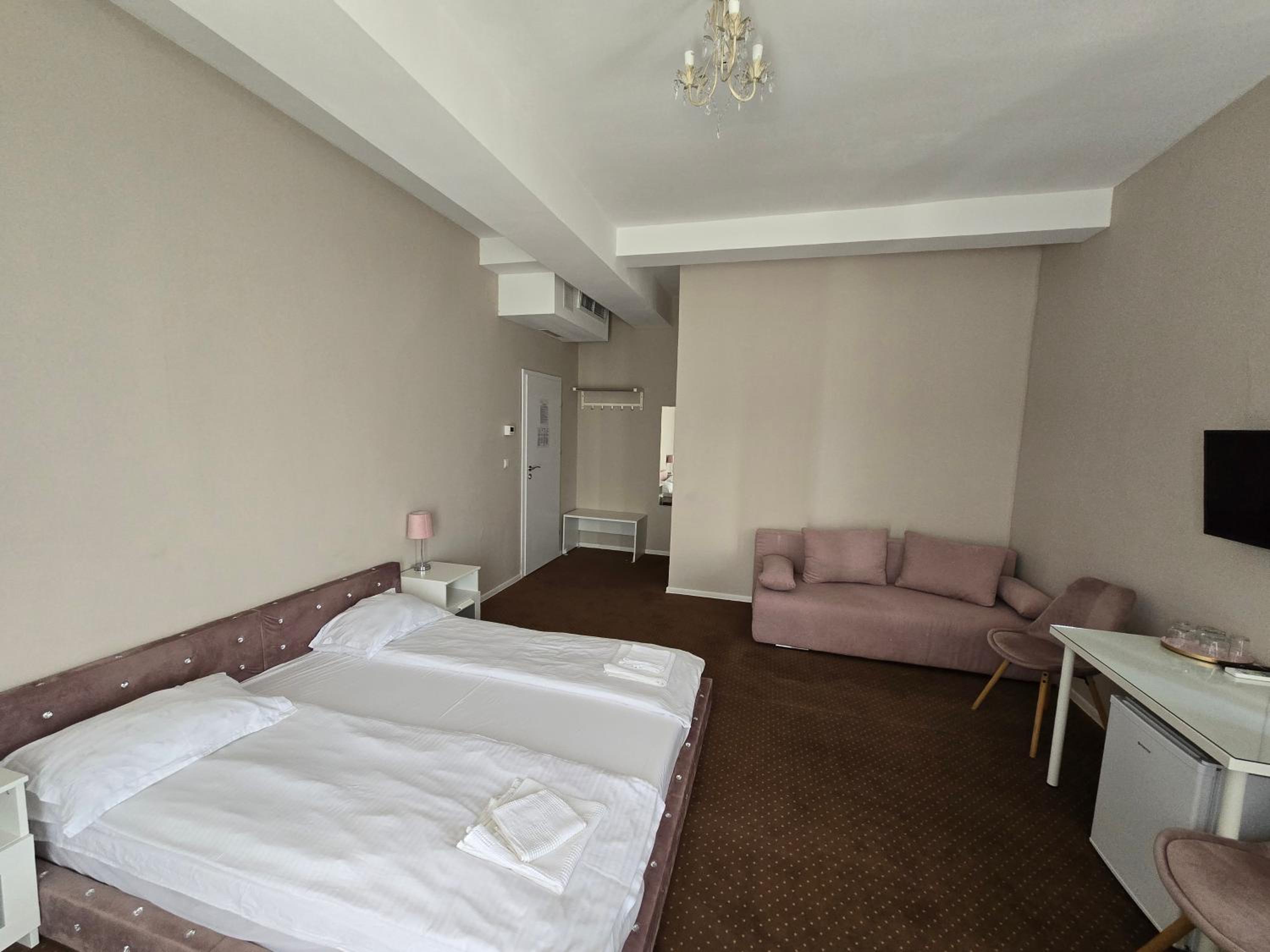 B&B Andero Deva view 4