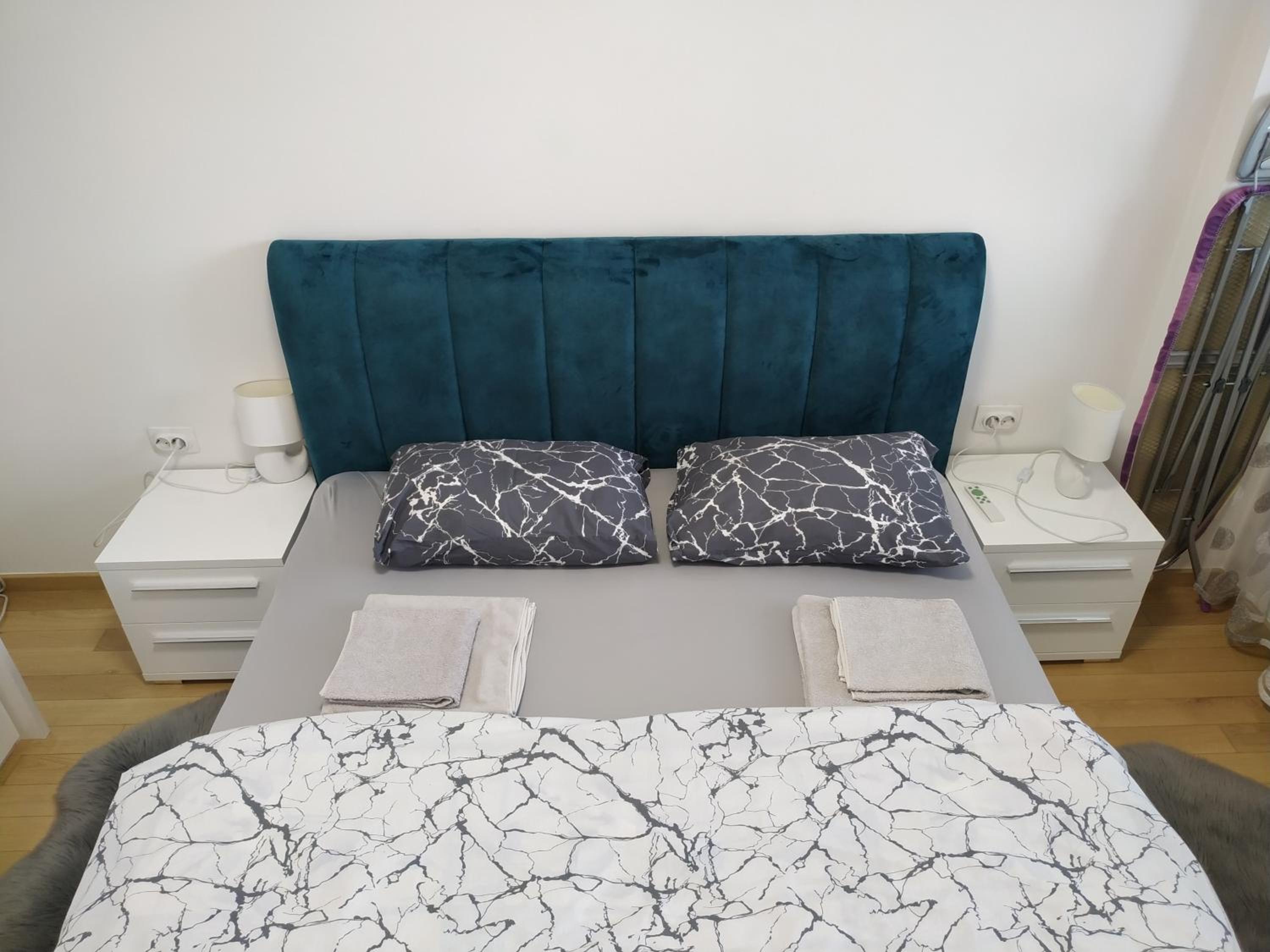 Apartment M & N