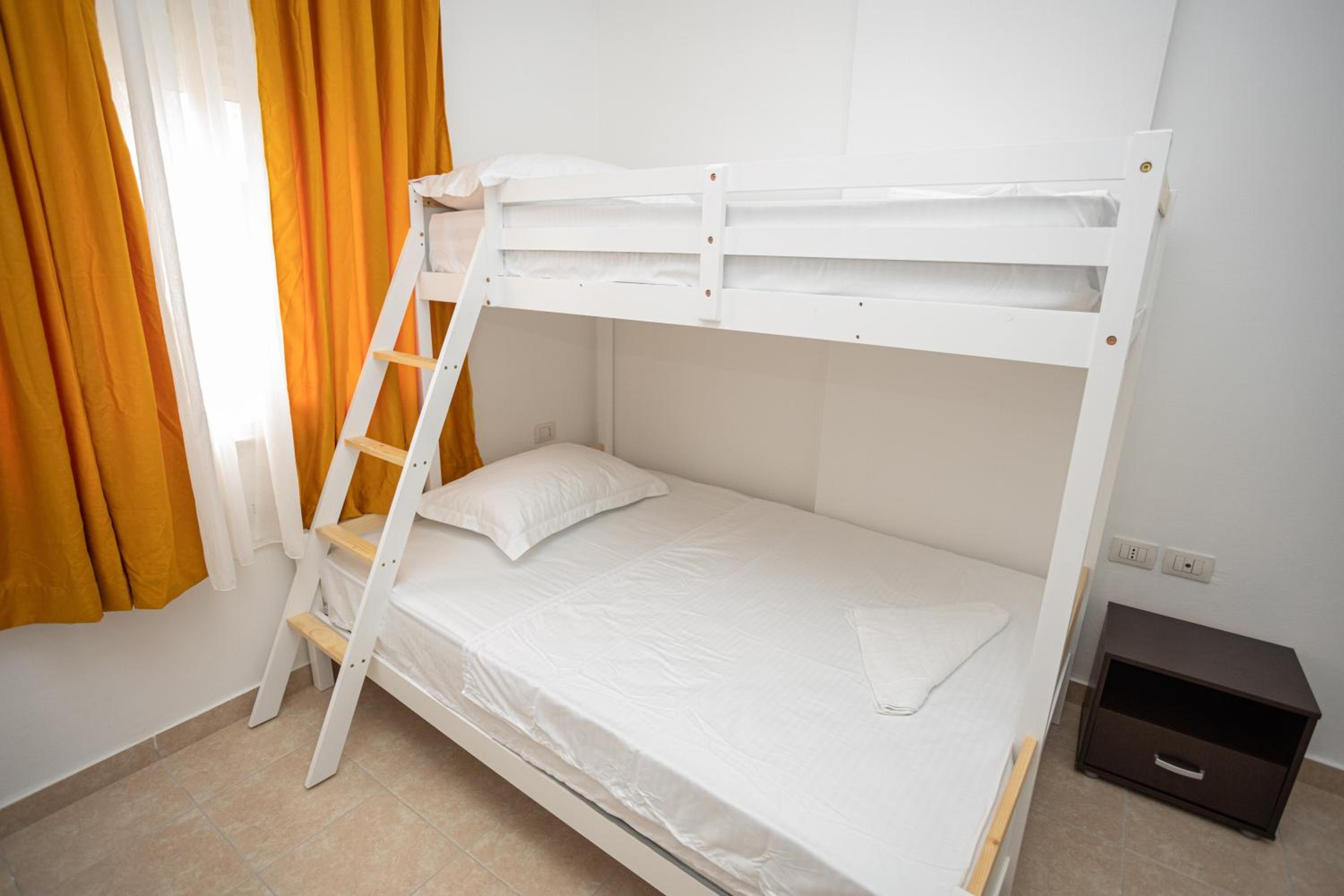 Emigres Apartments Vlore