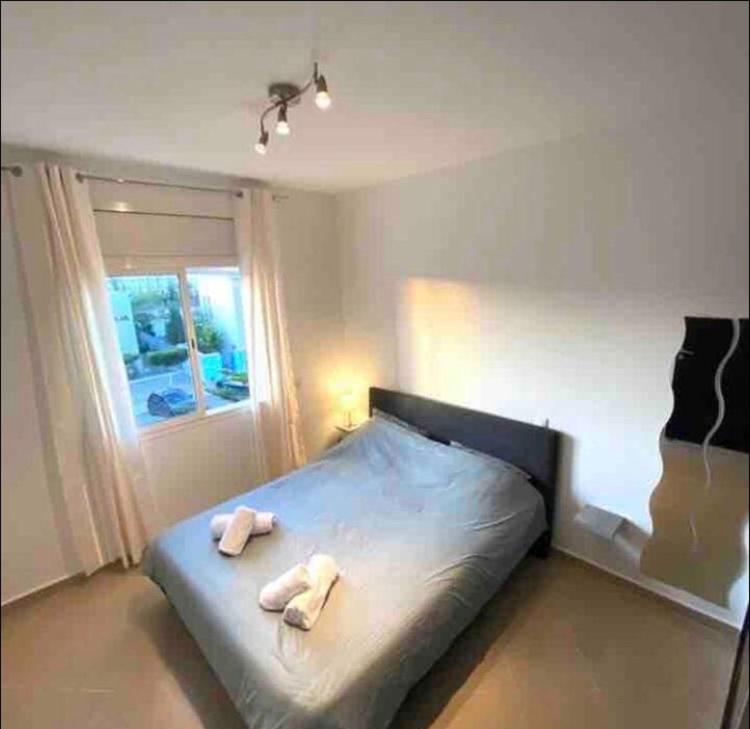 Moderne appartement met tuin