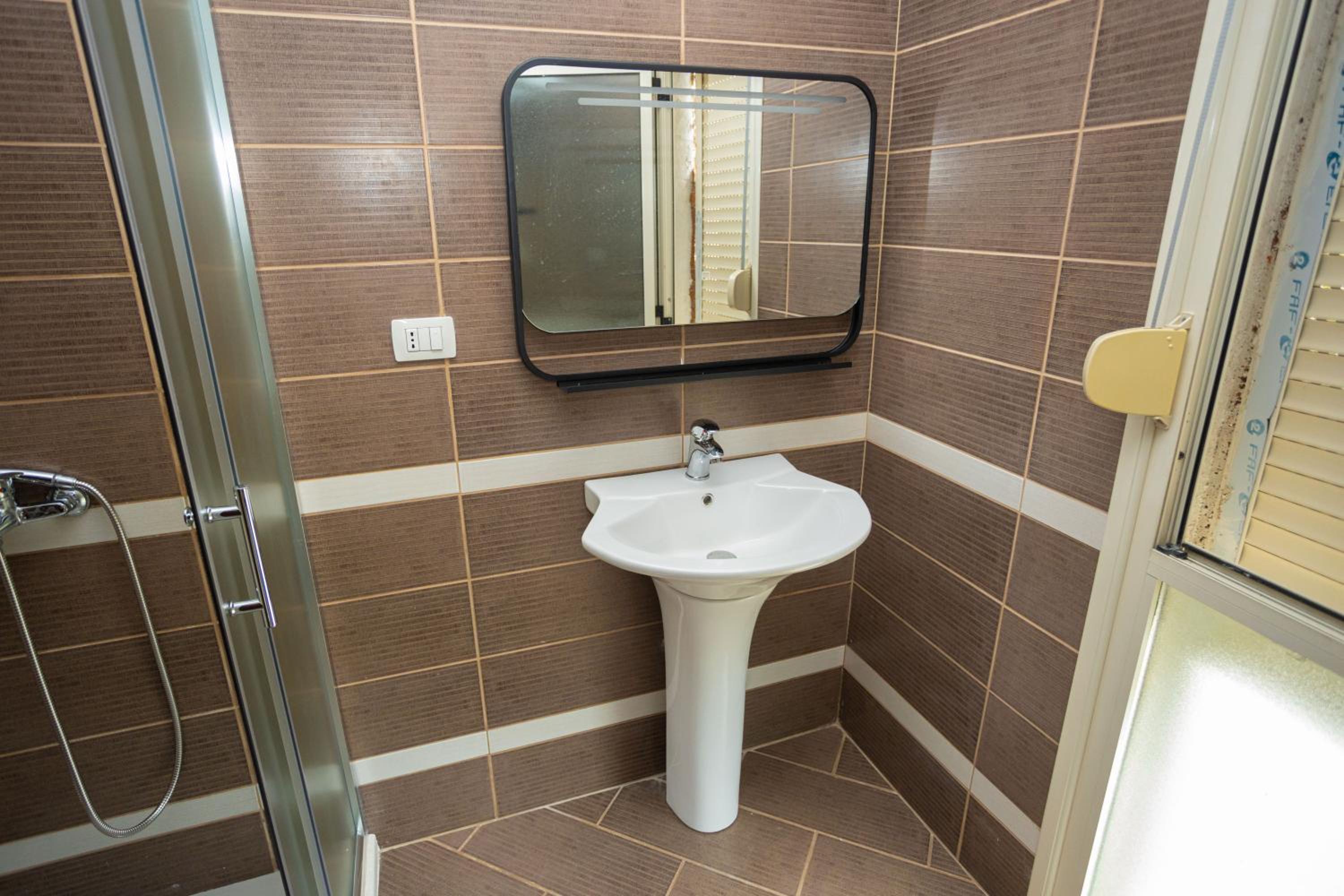 Emigres Apartments Vlore